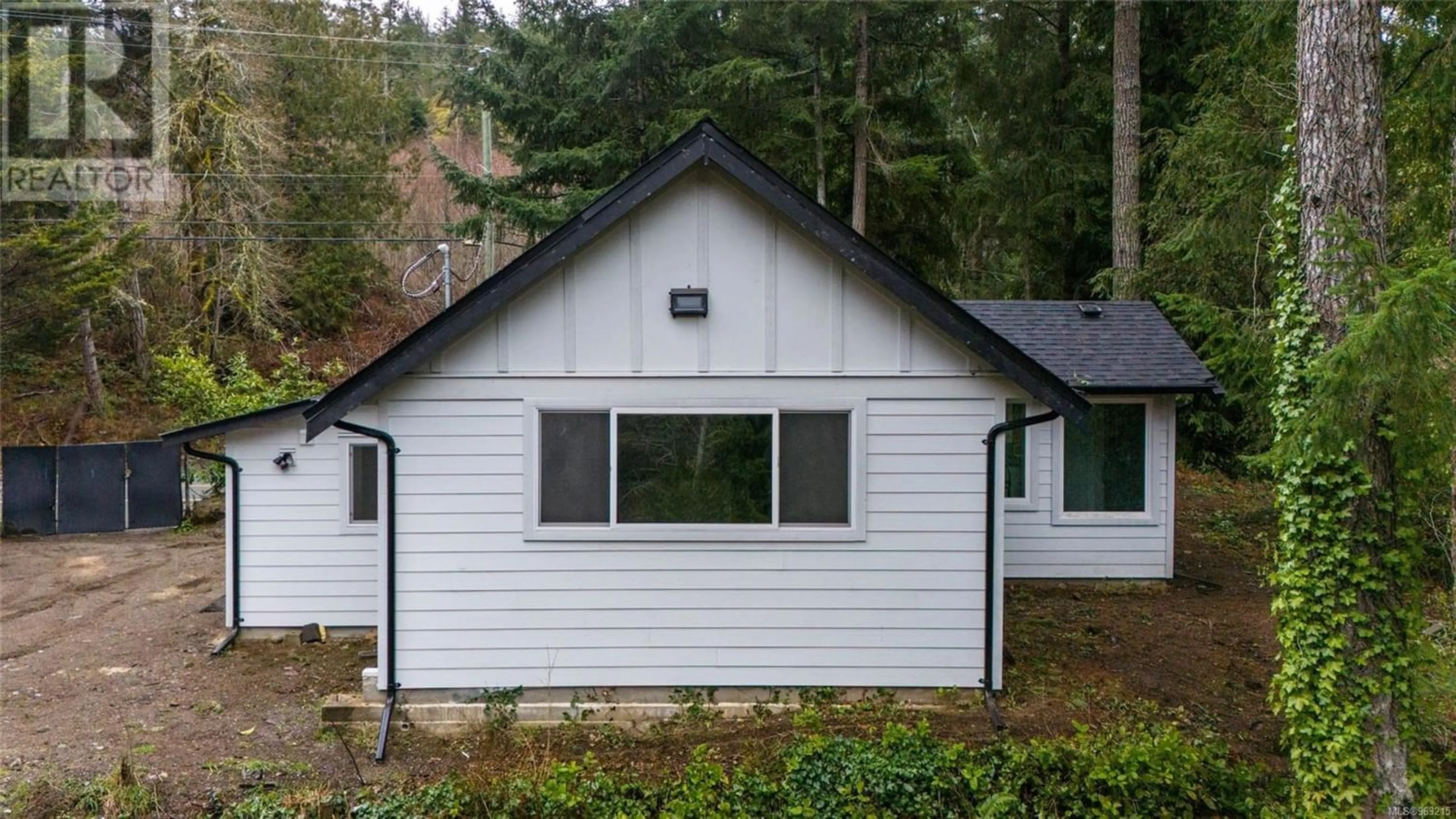 Cottage for 1994 Gillespie Rd, Sooke British Columbia V9Z0Z2