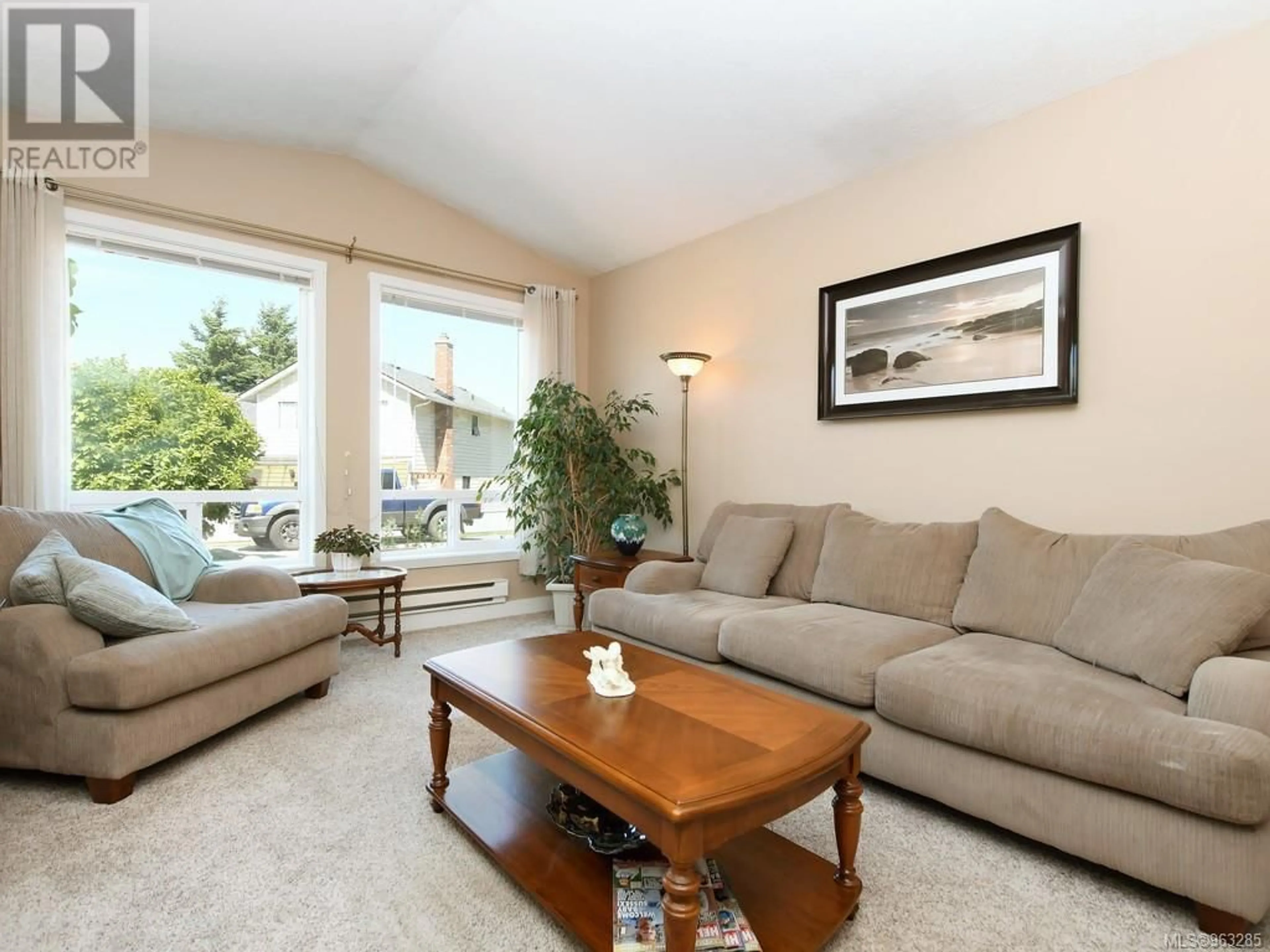 Living room for 865 Ankathem Pl, Colwood British Columbia V9B5J6