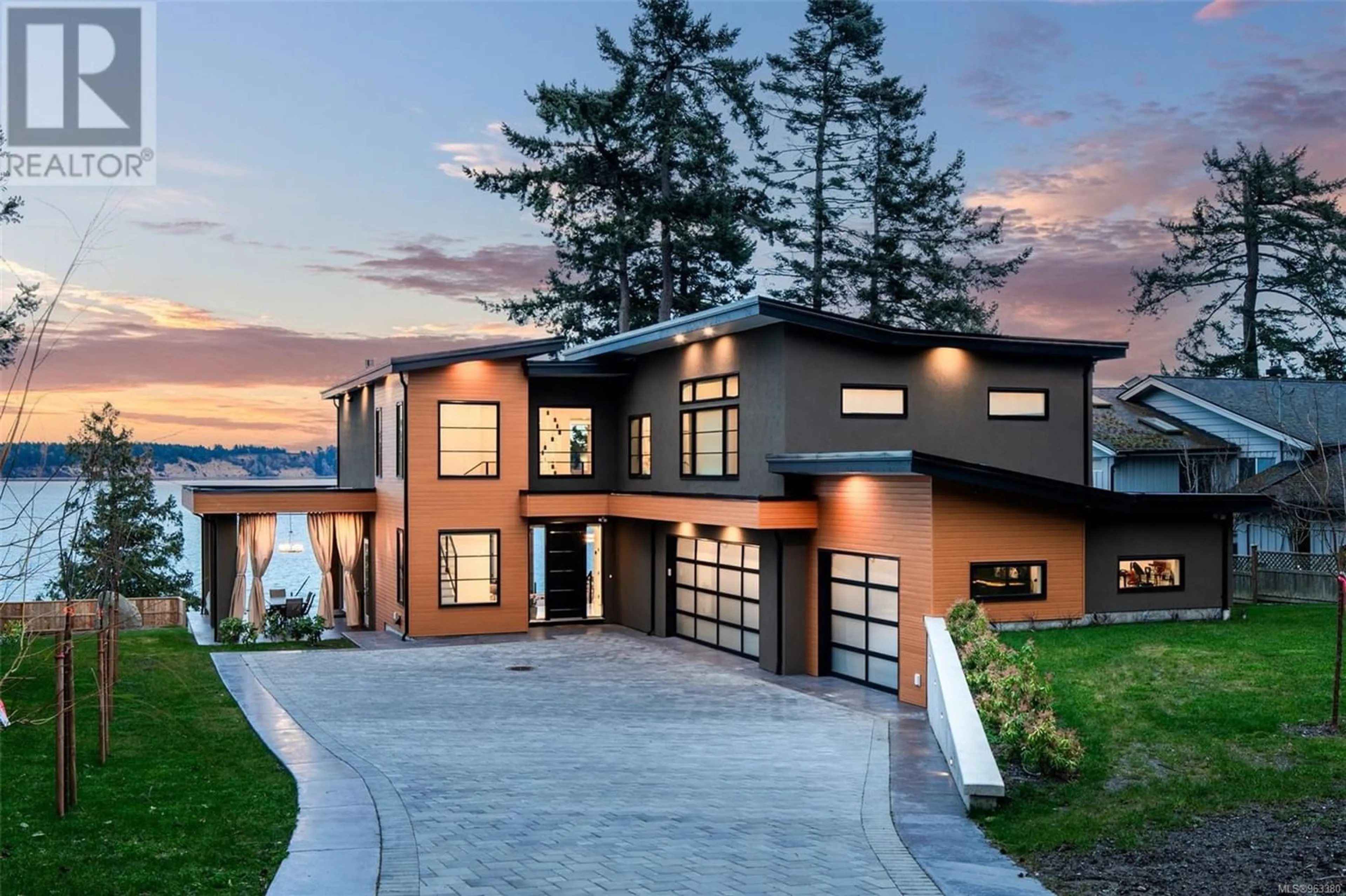 Frontside or backside of a home for 8213 Lochside Dr, Central Saanich British Columbia V8M1T9