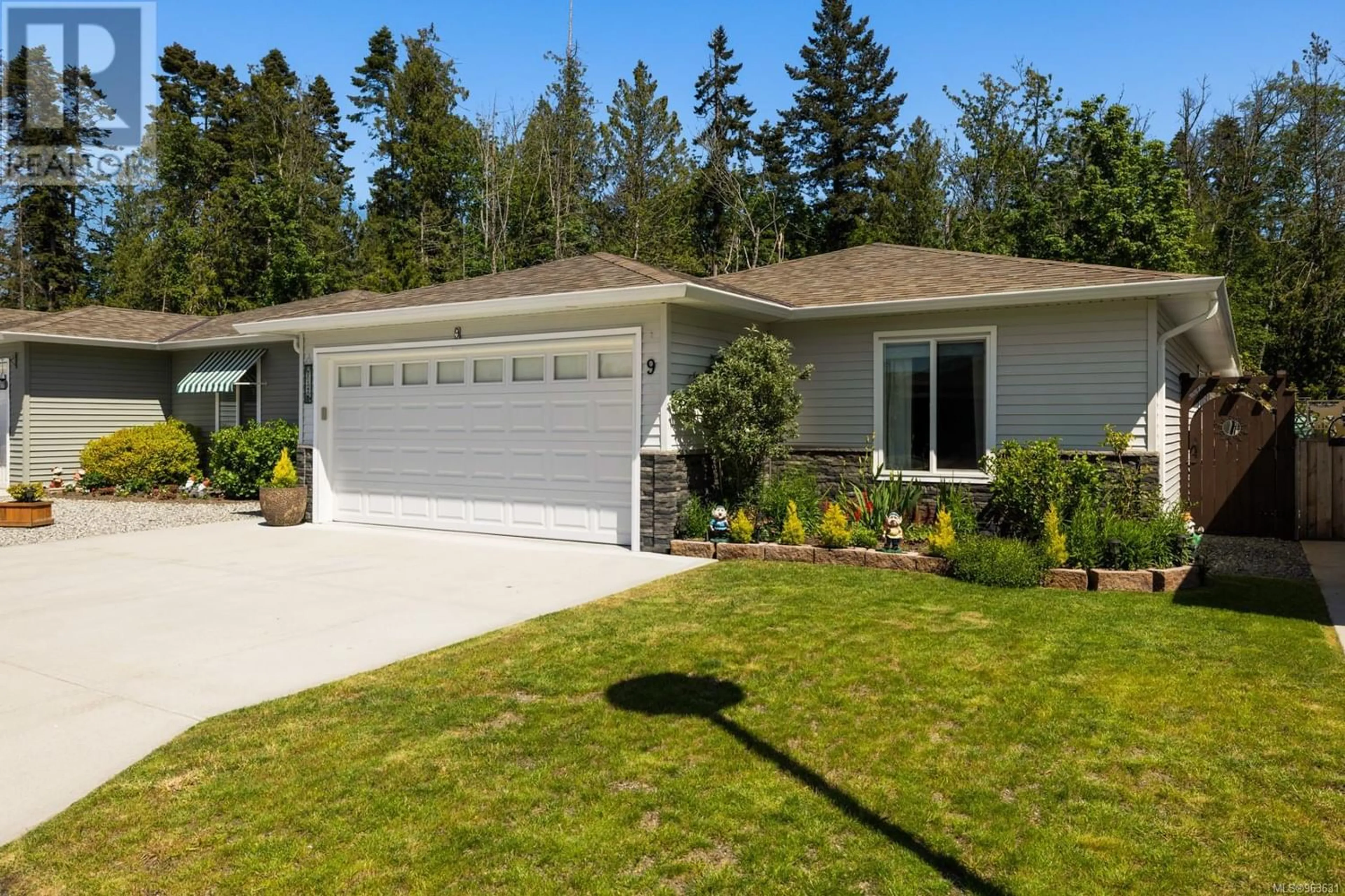 Home with vinyl exterior material for 9 7586 Tetayut Rd, Central Saanich British Columbia V8M0B4