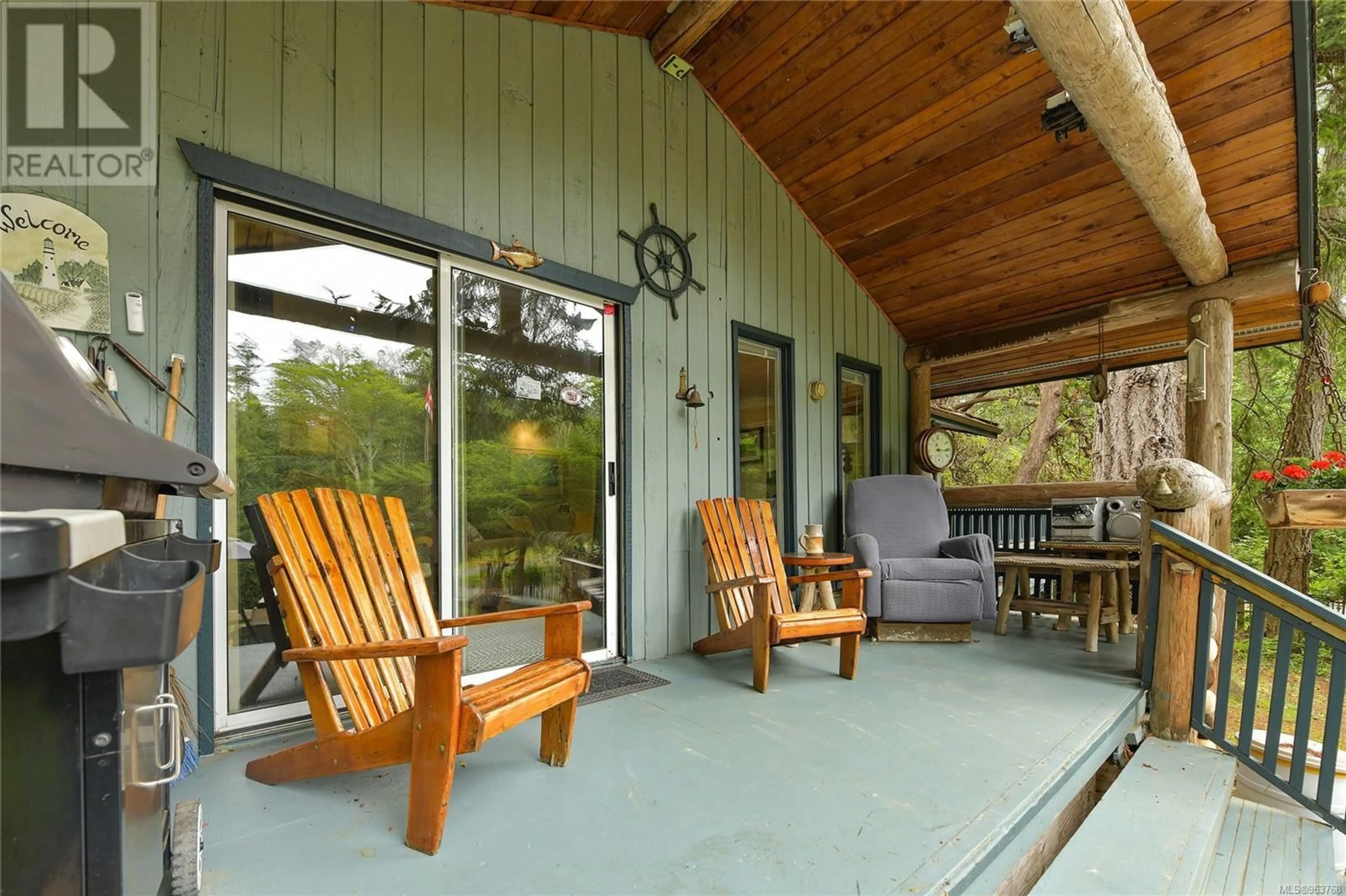 Patio for 195 Cherry Tree Lane, Mayne Island British Columbia V0N2J1