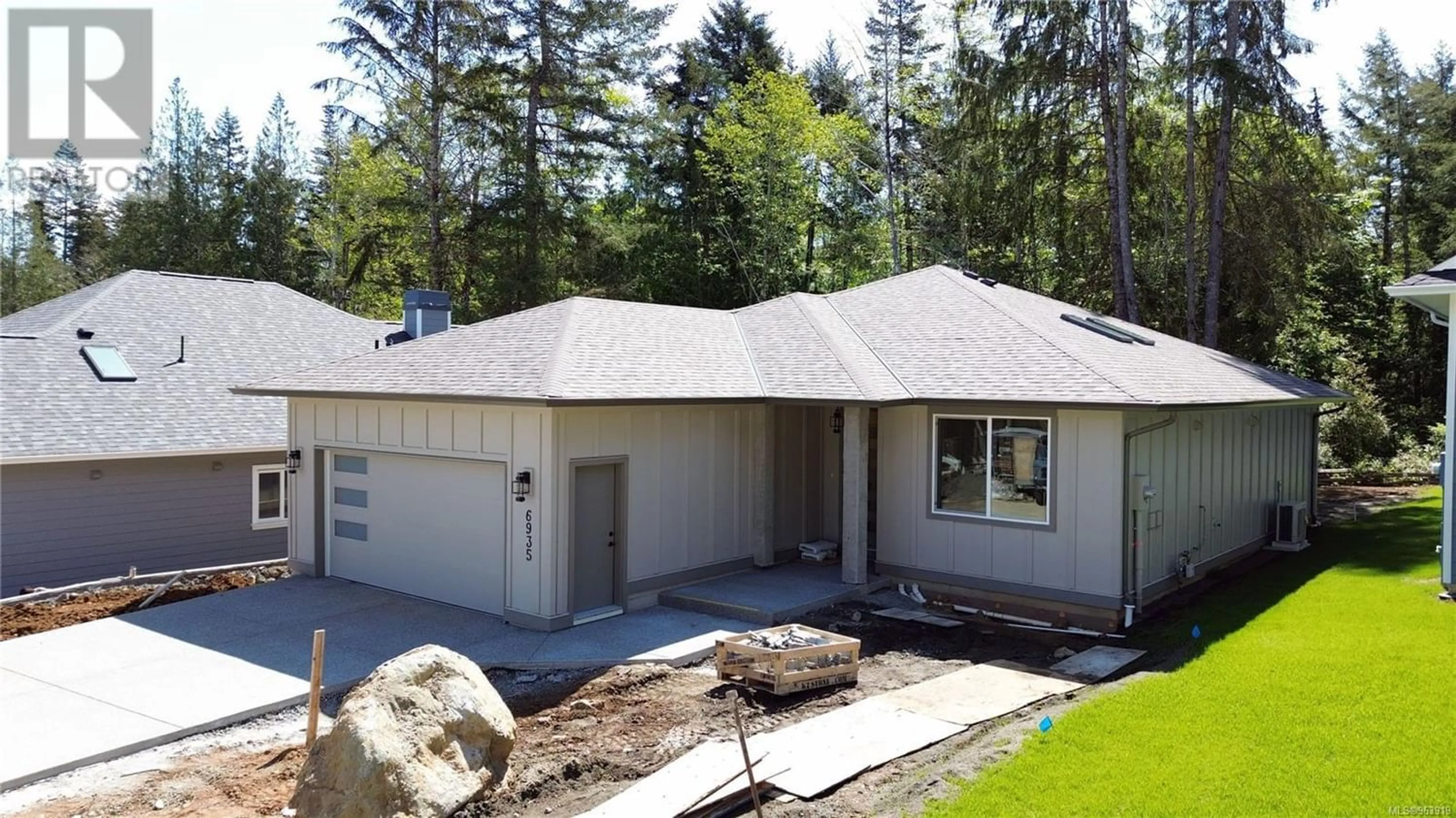 Frontside or backside of a home for 6935 Ridgecrest Rd, Sooke British Columbia V9Z1P9