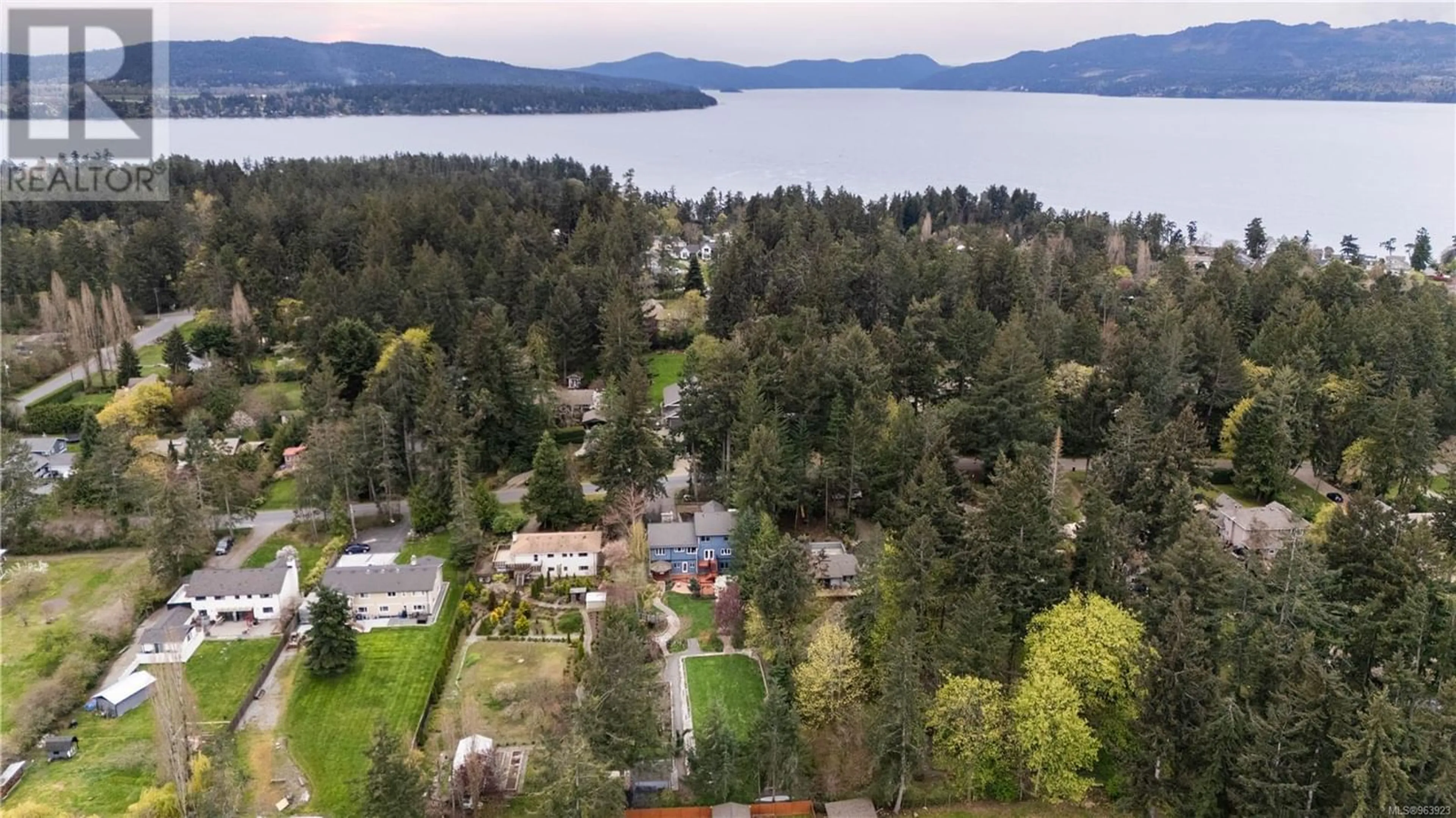 Lakeview for 600 Cromar Rd, North Saanich British Columbia V8L5M5