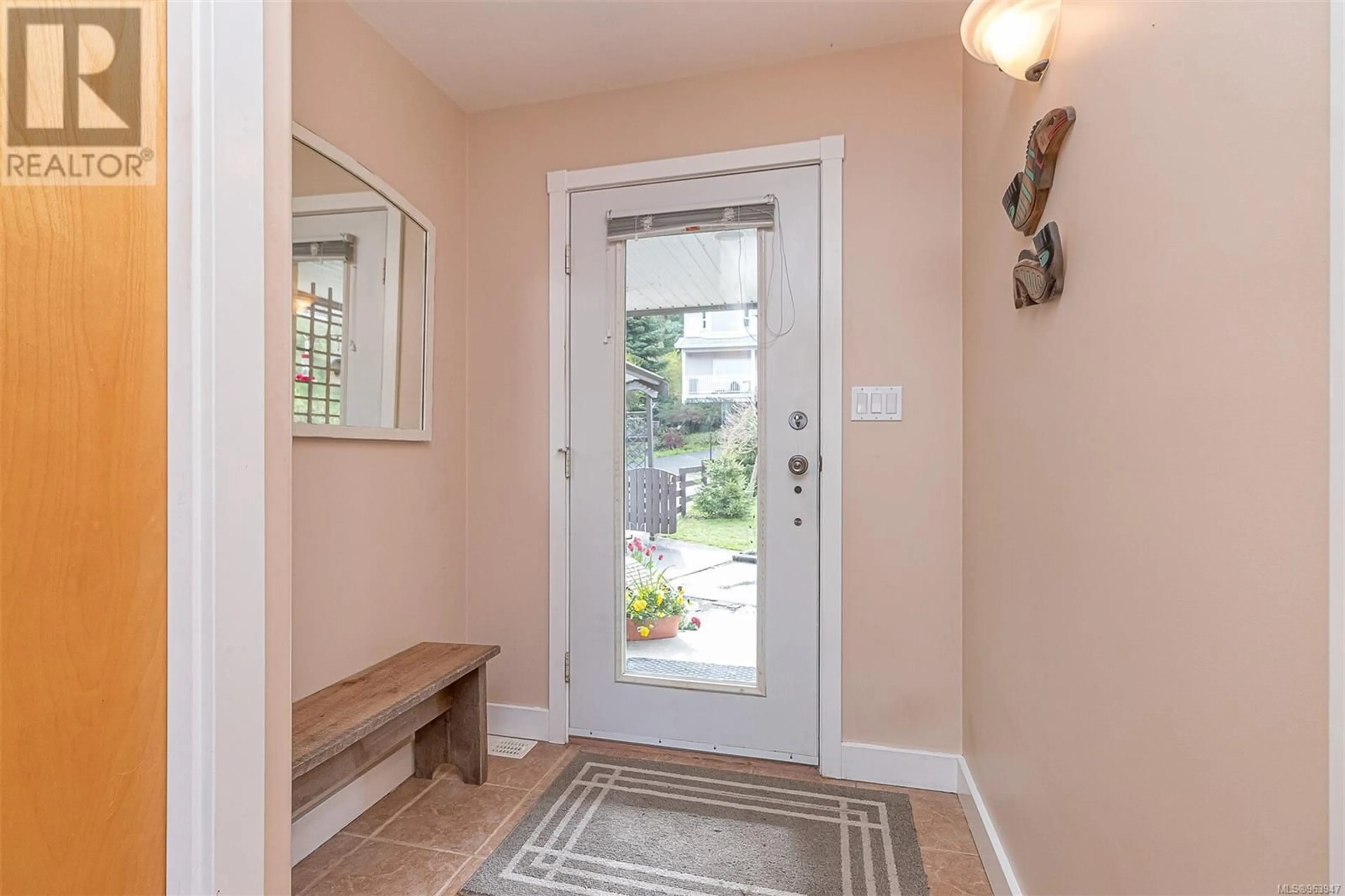 Indoor entryway for 6192 Thomson Terr, Duncan British Columbia V9L5R1