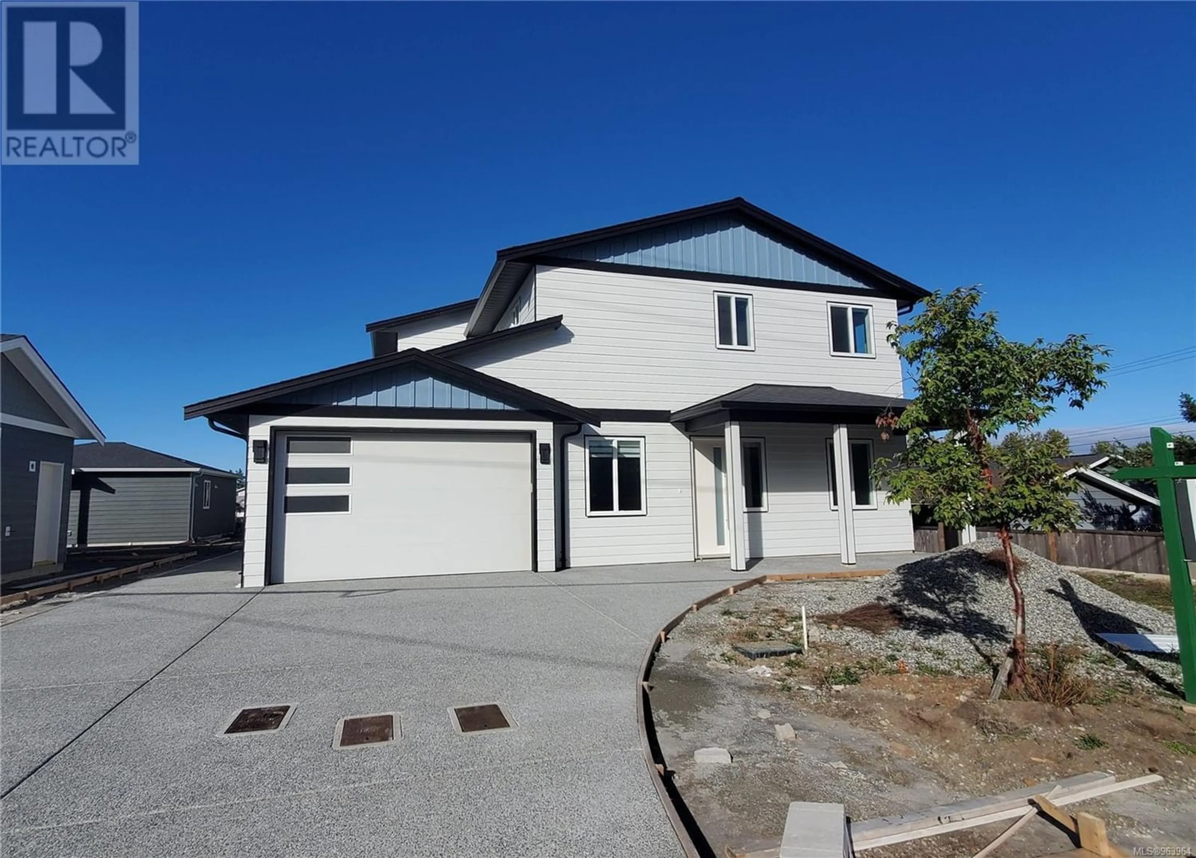 Frontside or backside of a home for 105 Despard Ave, Parksville British Columbia V9P1L4