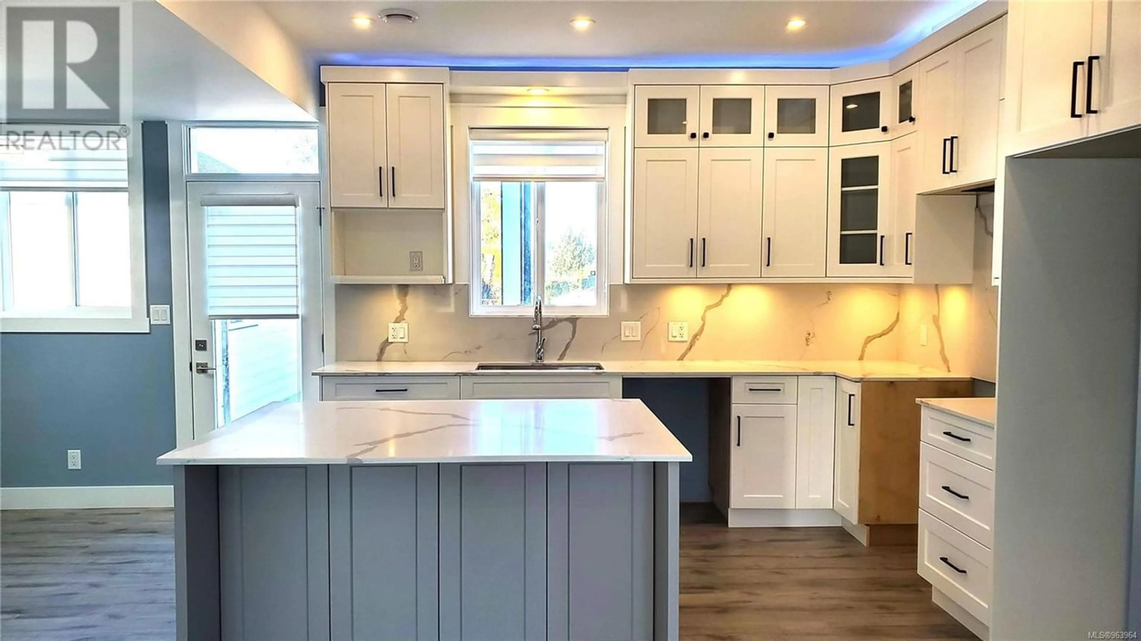 Open concept kitchen for 105 Despard Ave, Parksville British Columbia V9P1L4