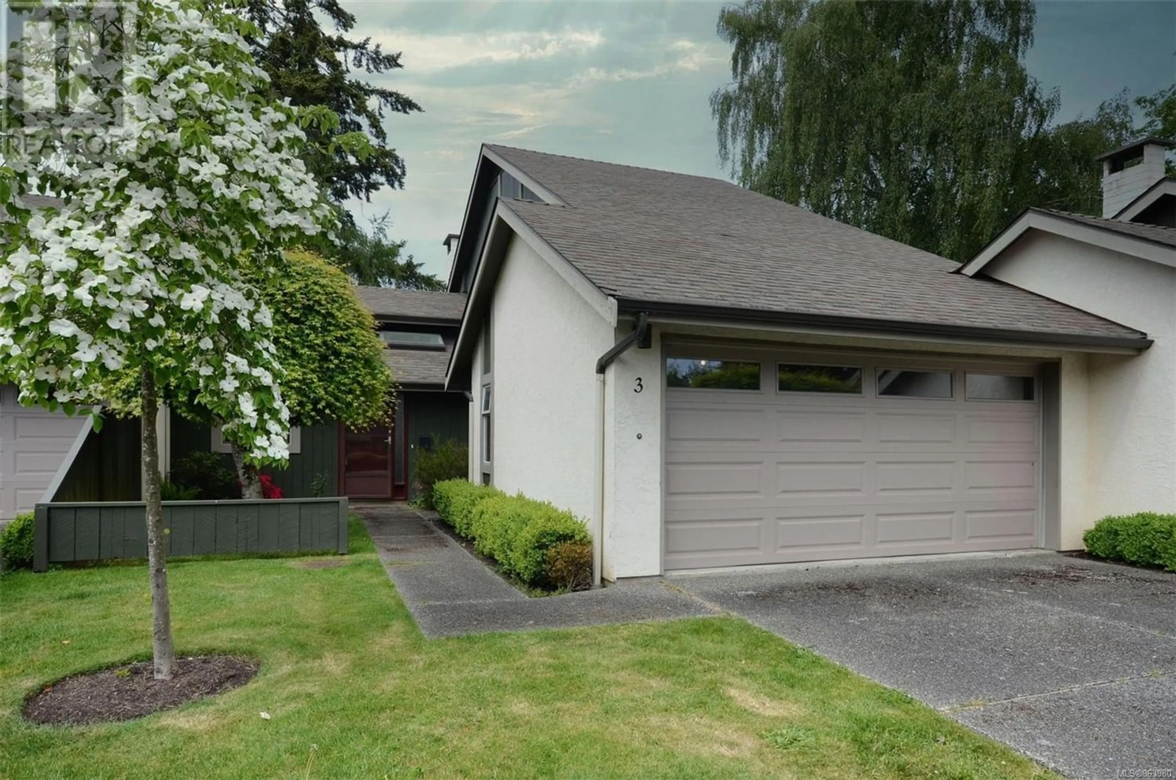 Frontside or backside of a home for 3 7768 East Saanich Rd, Central Saanich British Columbia V8M1Y6