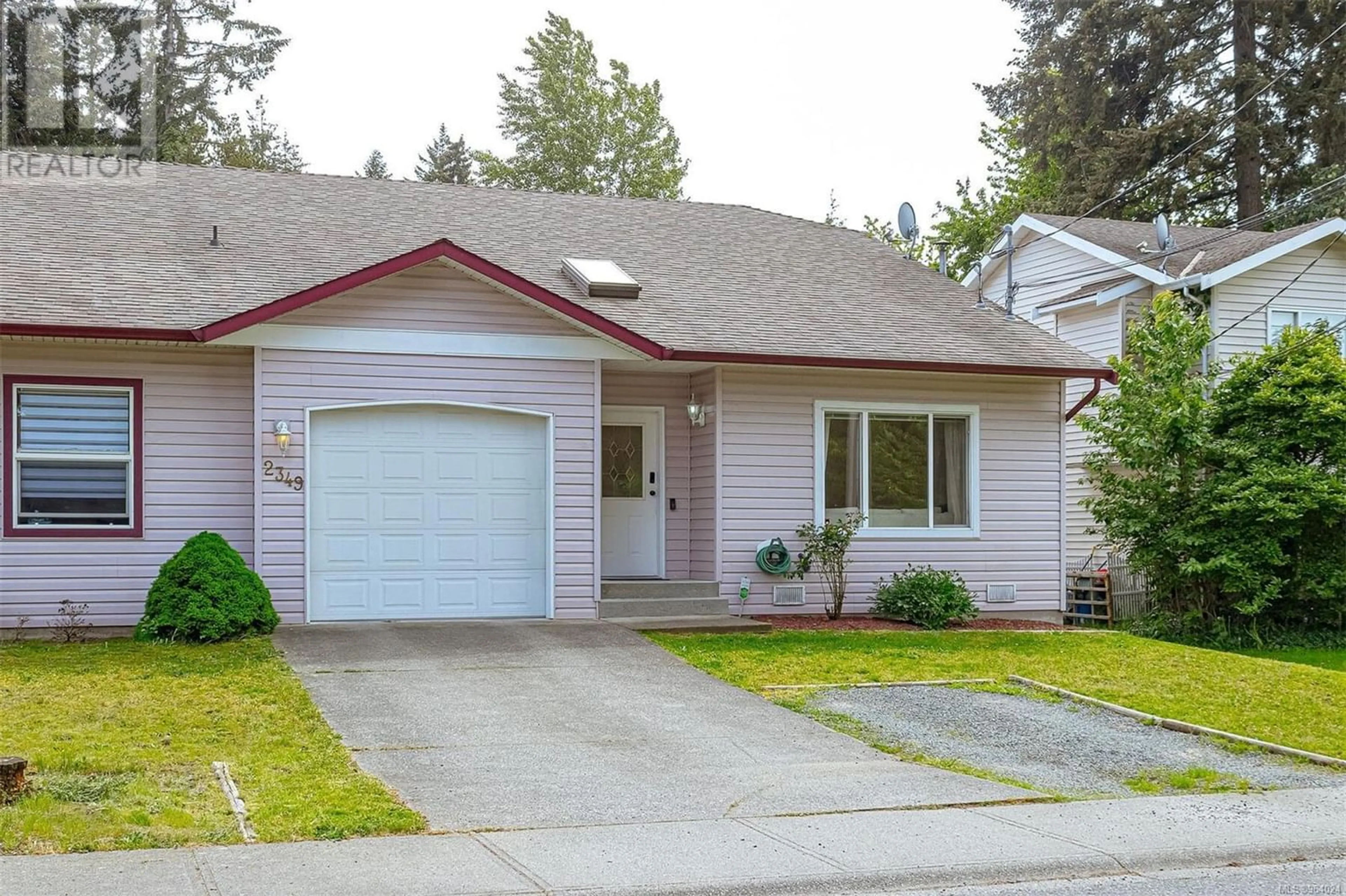 Frontside or backside of a home for 2349 Brackenwood Pl, Nanaimo British Columbia V9T4J2
