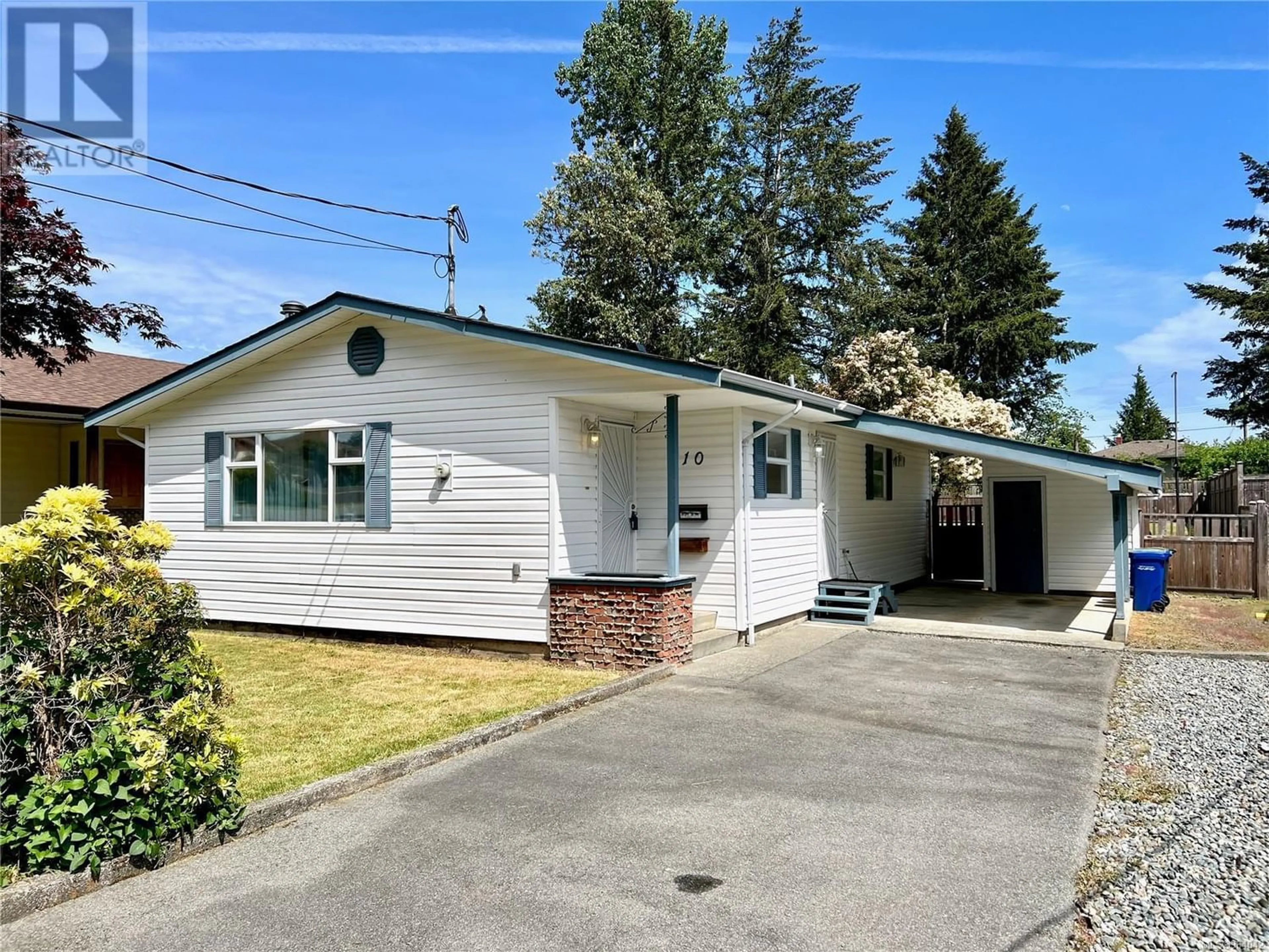 Frontside or backside of a home for 710 Railway Ave, Nanaimo British Columbia V9R4L2