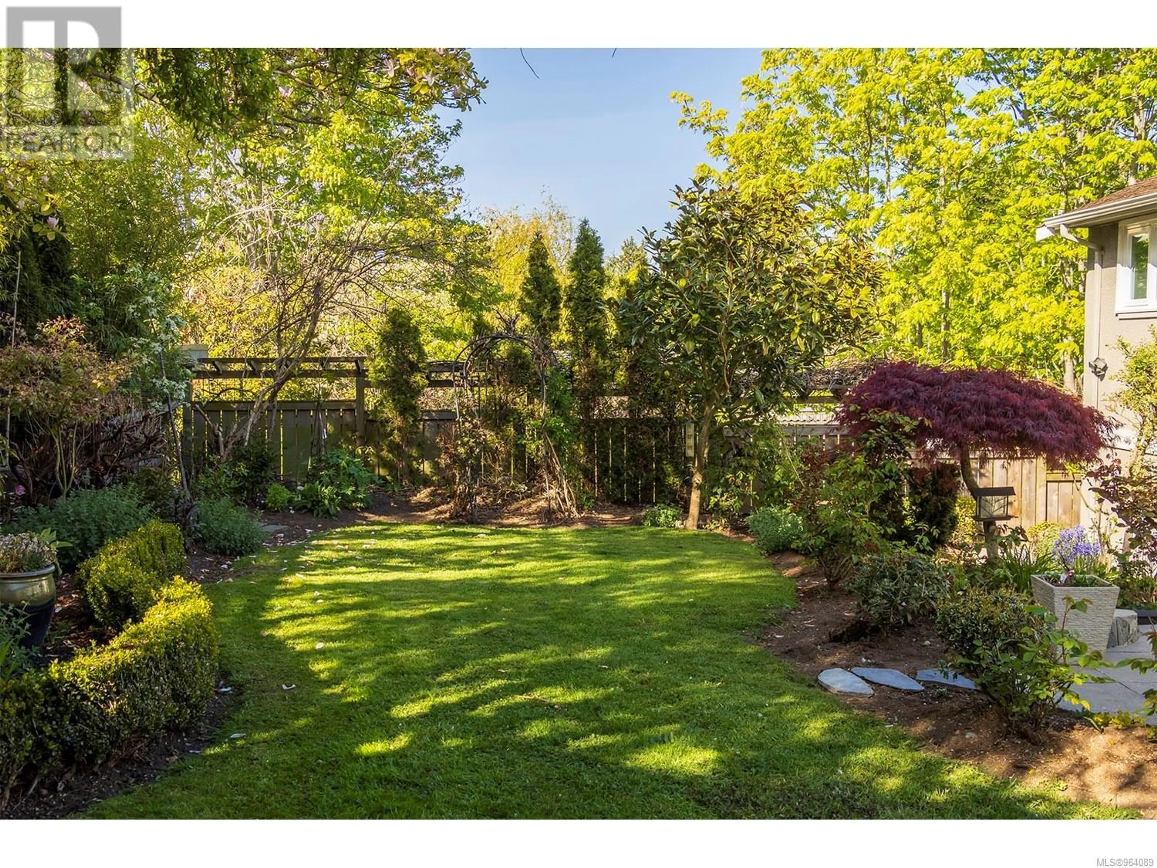 Fenced yard for 3794 Cadboro Bay Rd, Saanich British Columbia V8P5E4