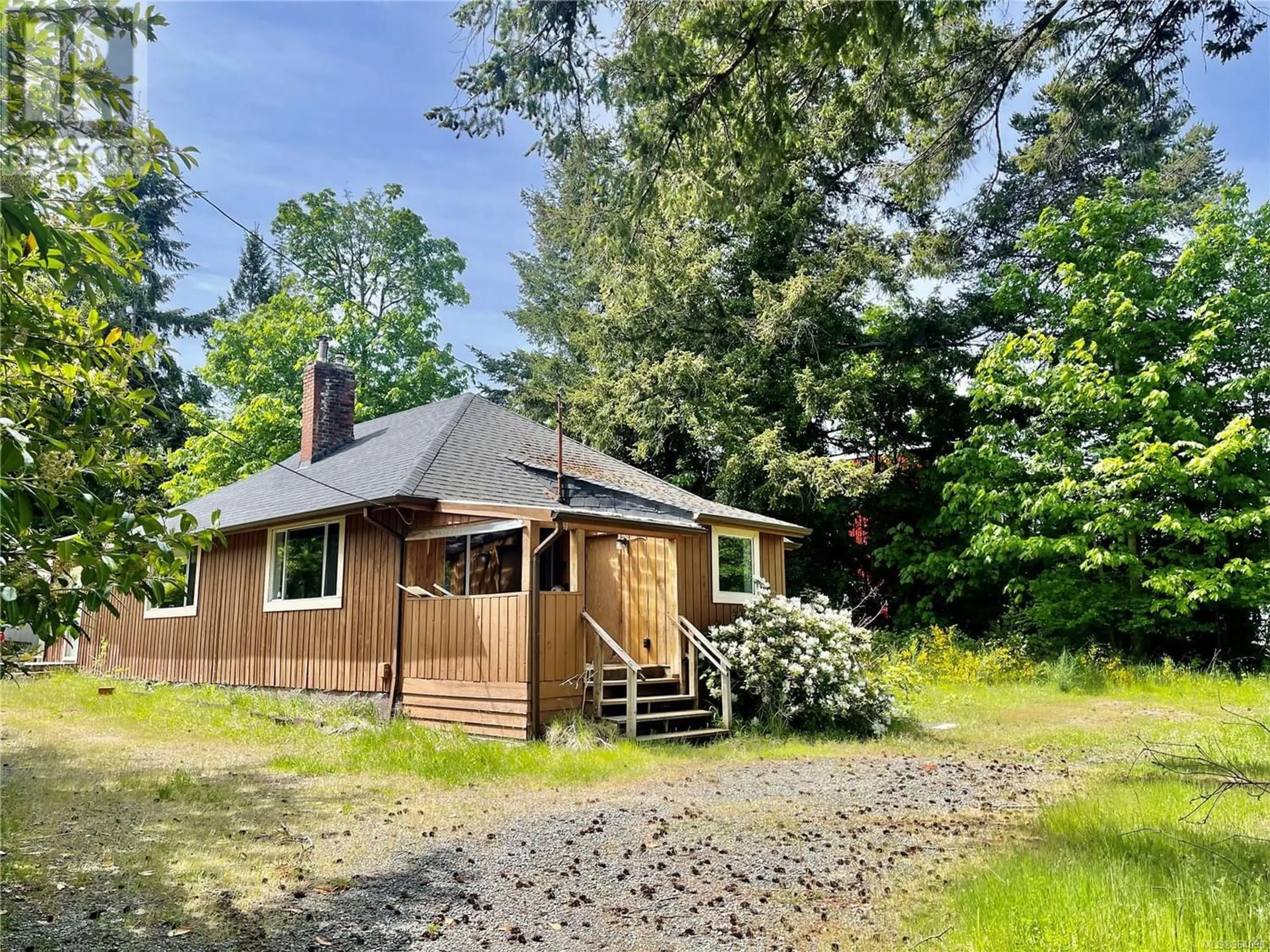 Cottage for 1625 Ryan Rd E, Comox British Columbia V9M4C6