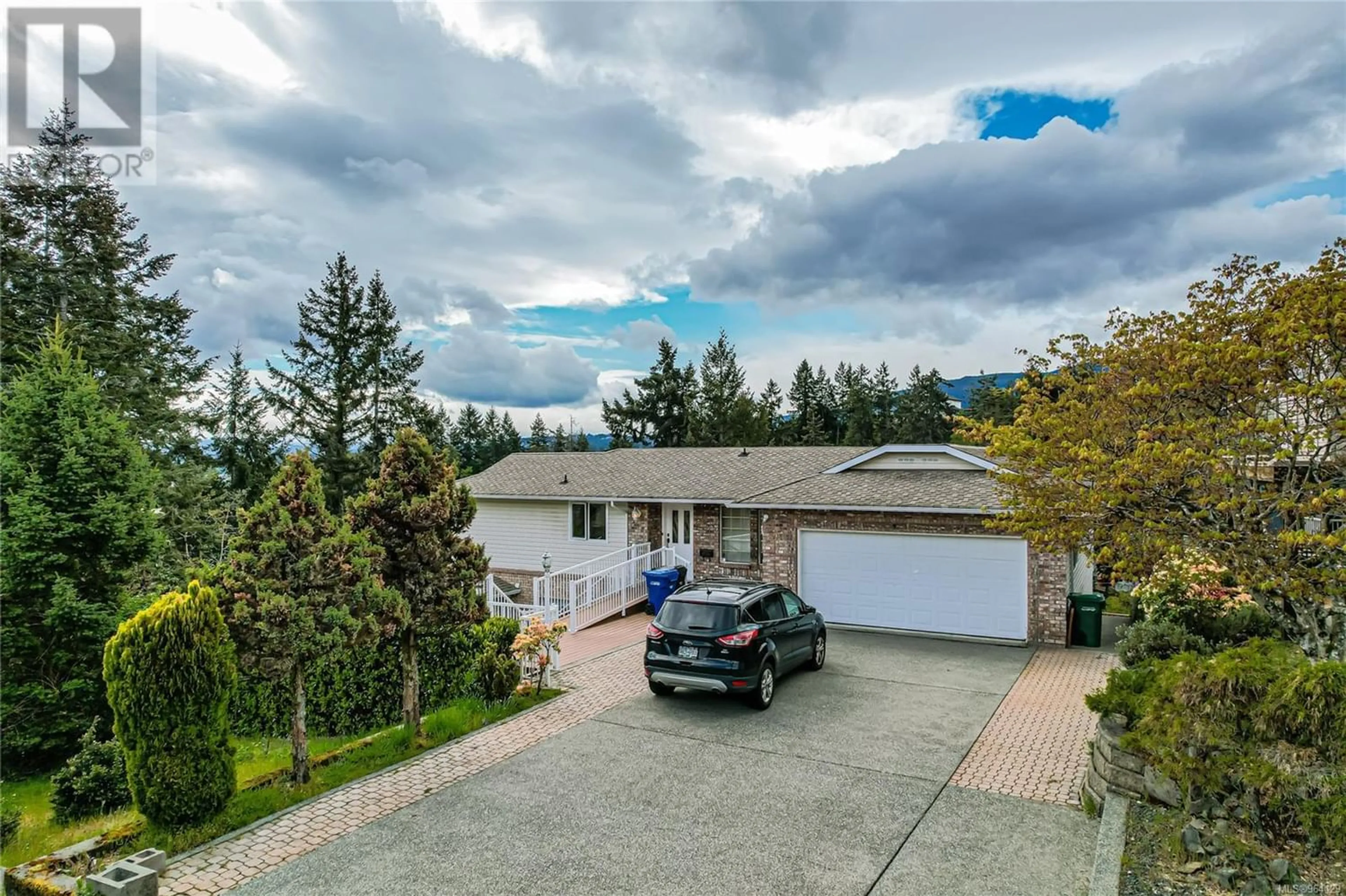 Outside view for 3138 Robin Hood Dr, Nanaimo British Columbia V9T1P1