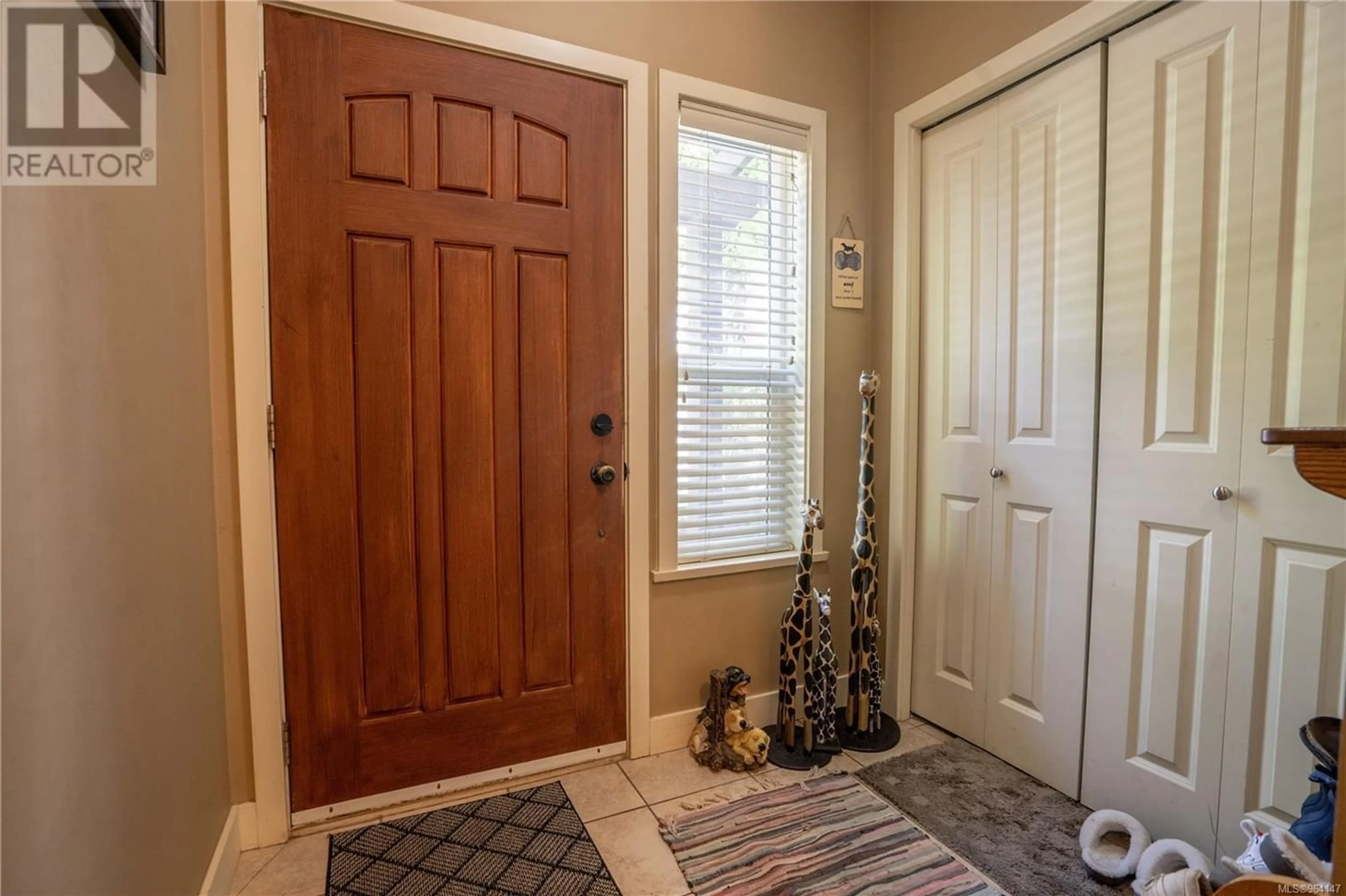 Indoor entryway for 872 Brock Ave, Langford British Columbia V9B3C6