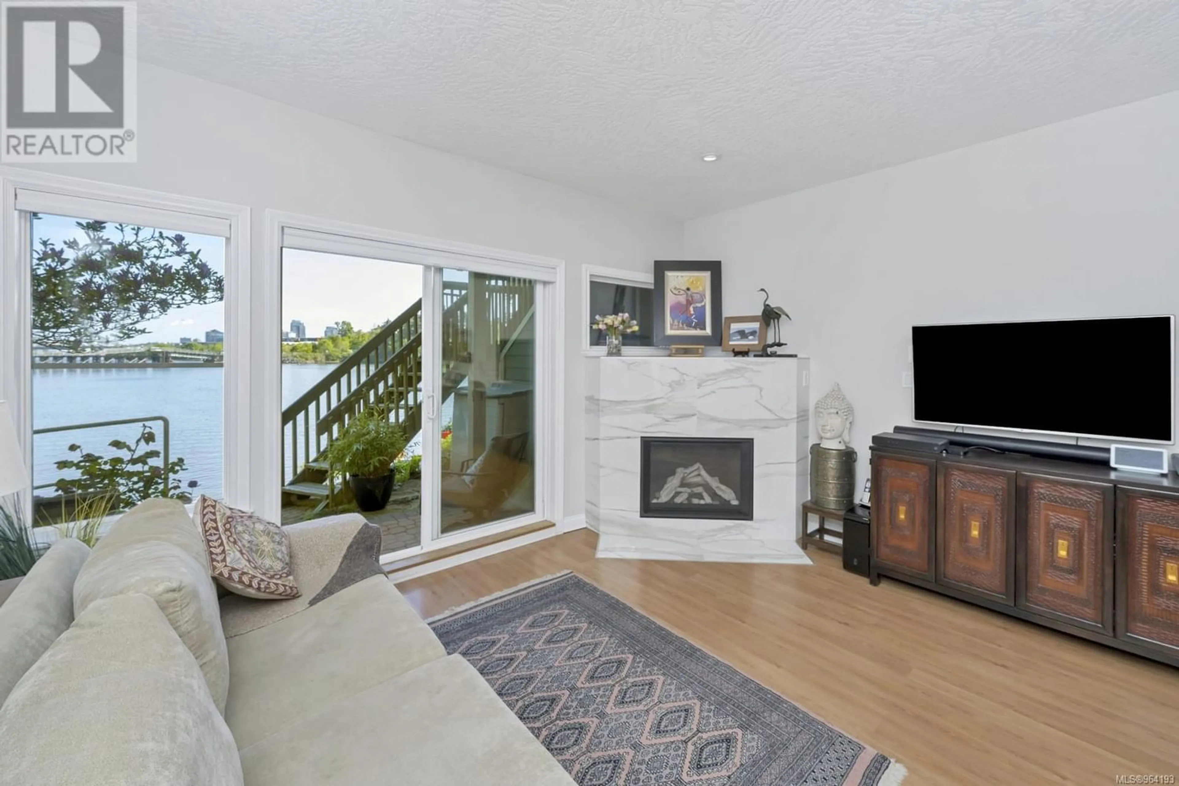 Living room for 601 145 Gorge Rd E, Victoria British Columbia V9A1L1