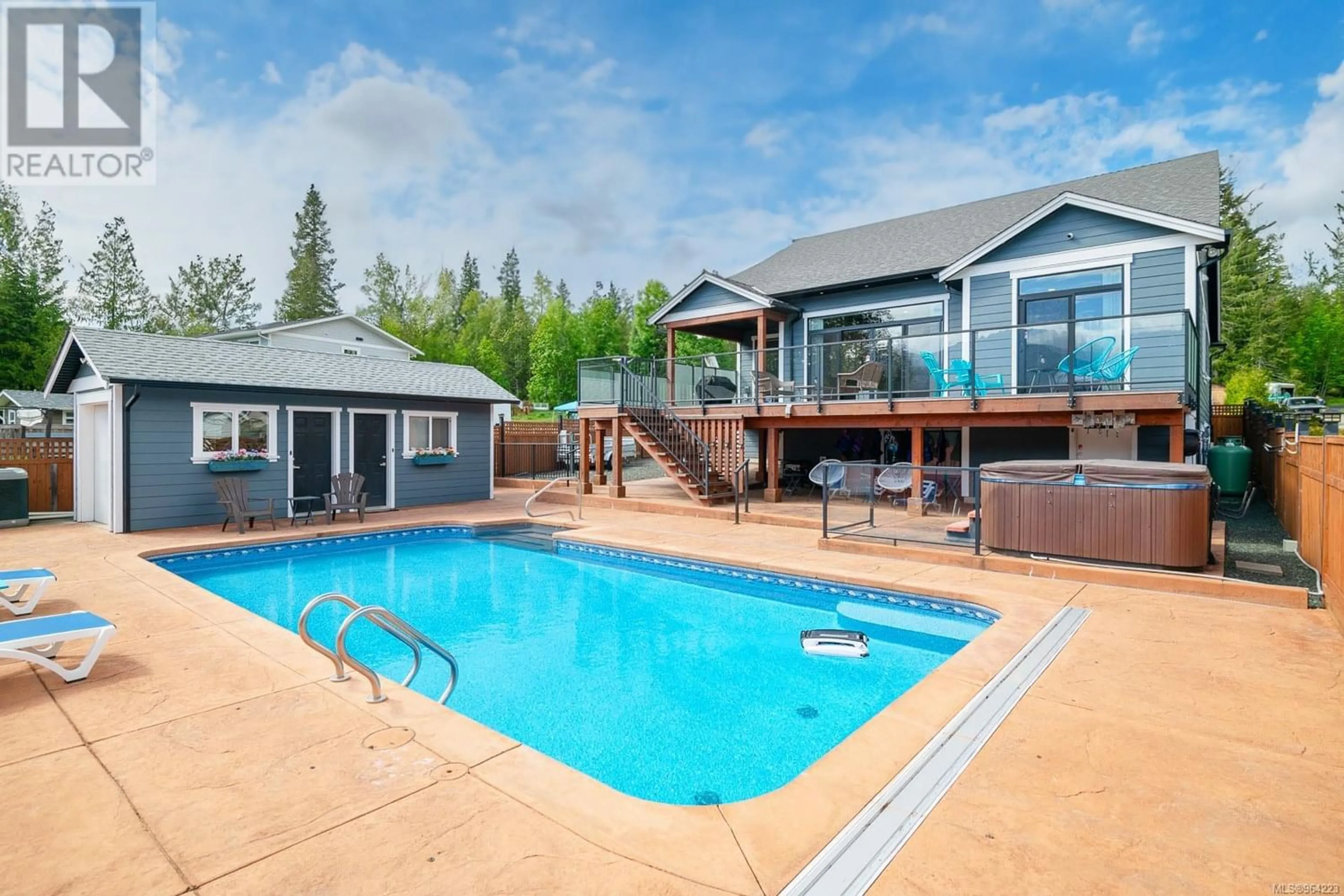 Indoor or outdoor pool for 10404 Marina Vista Dr, Port Alberni British Columbia V9Y8Z7