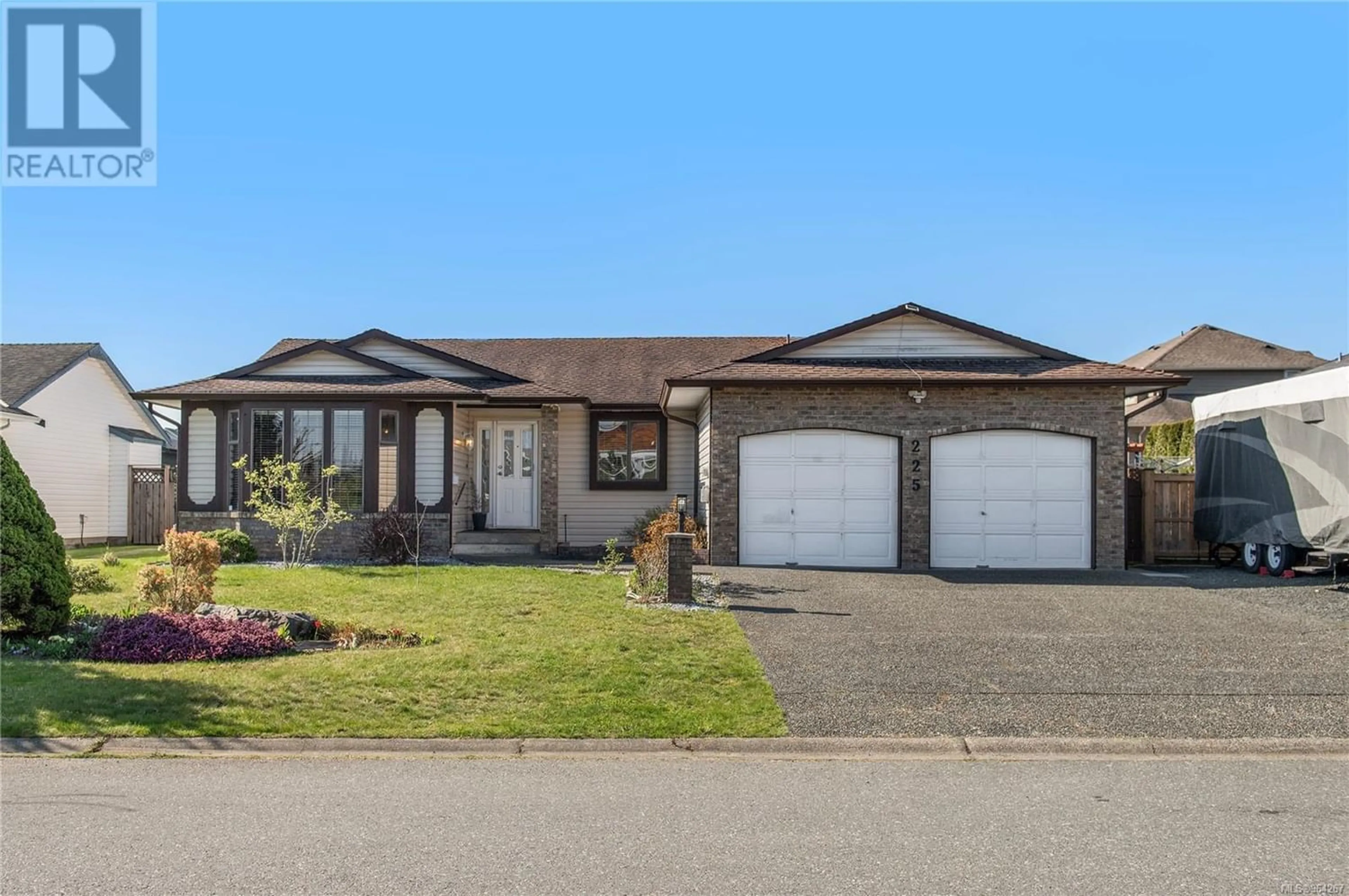 Frontside or backside of a home for 225 Utah Dr, Campbell River British Columbia V9W7K3