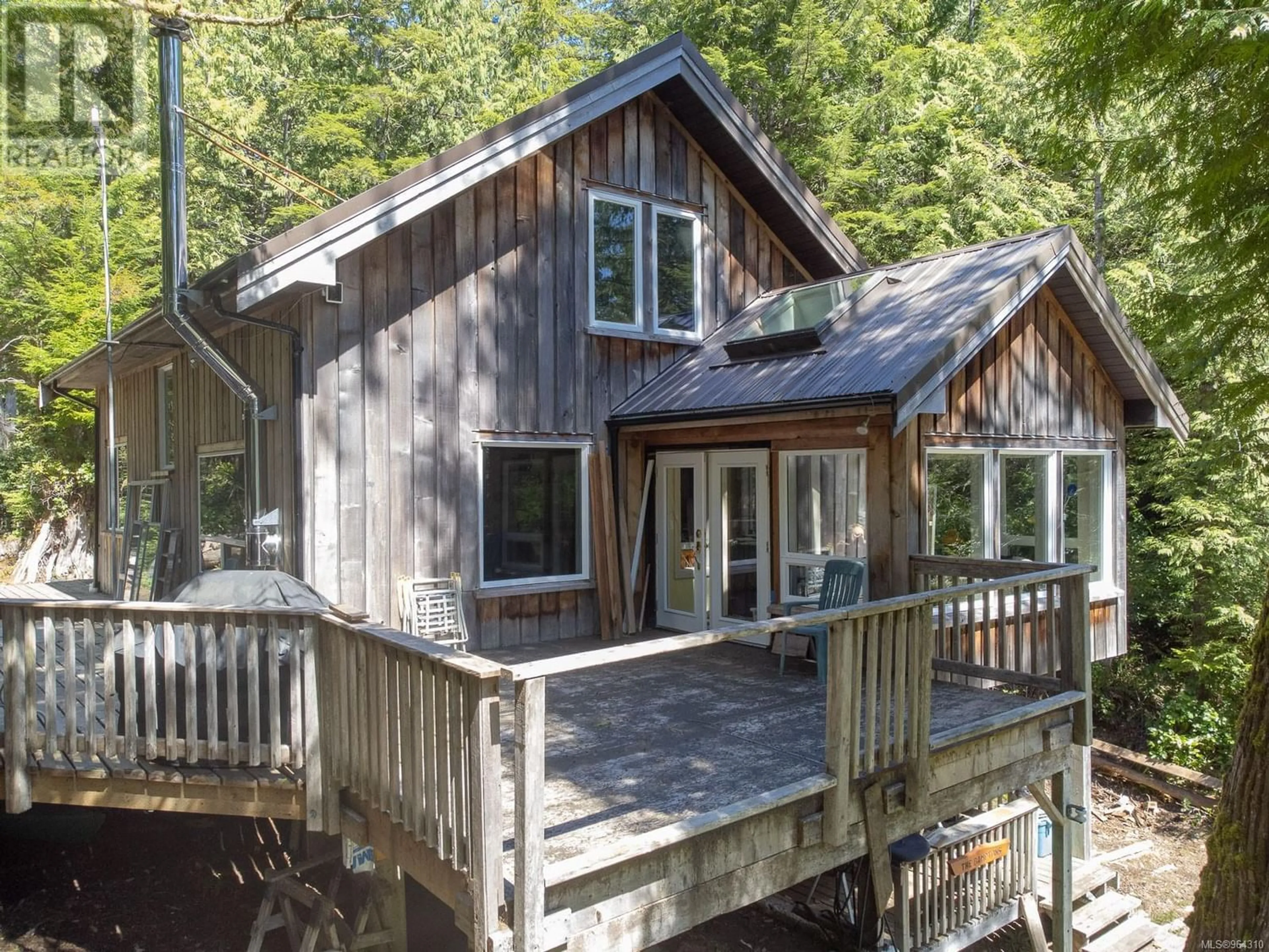 Cottage for 435 Grappler Inlet, Bamfield British Columbia V0R1B0