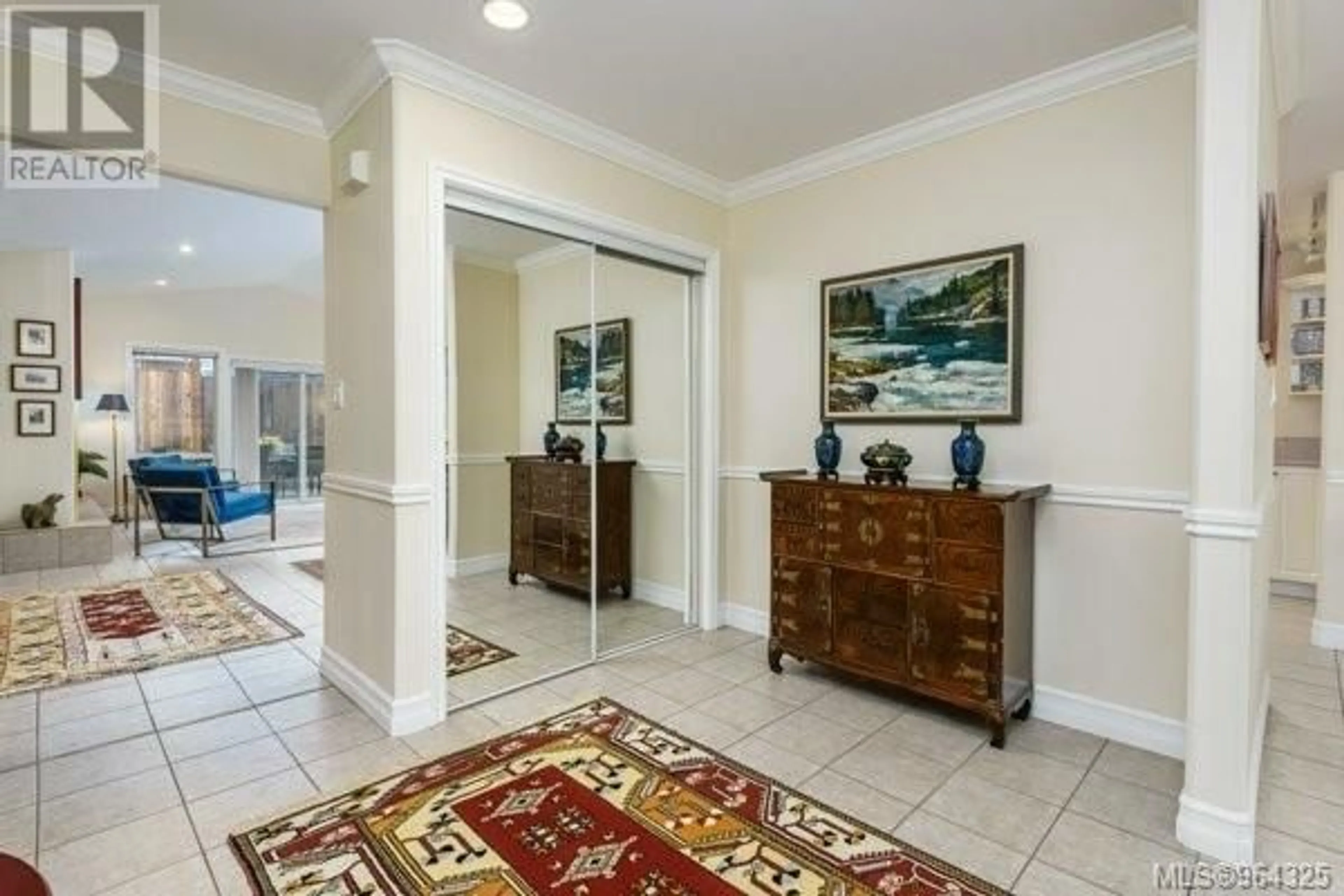 Indoor foyer for 14 351 Church St, Comox British Columbia V9M2C1