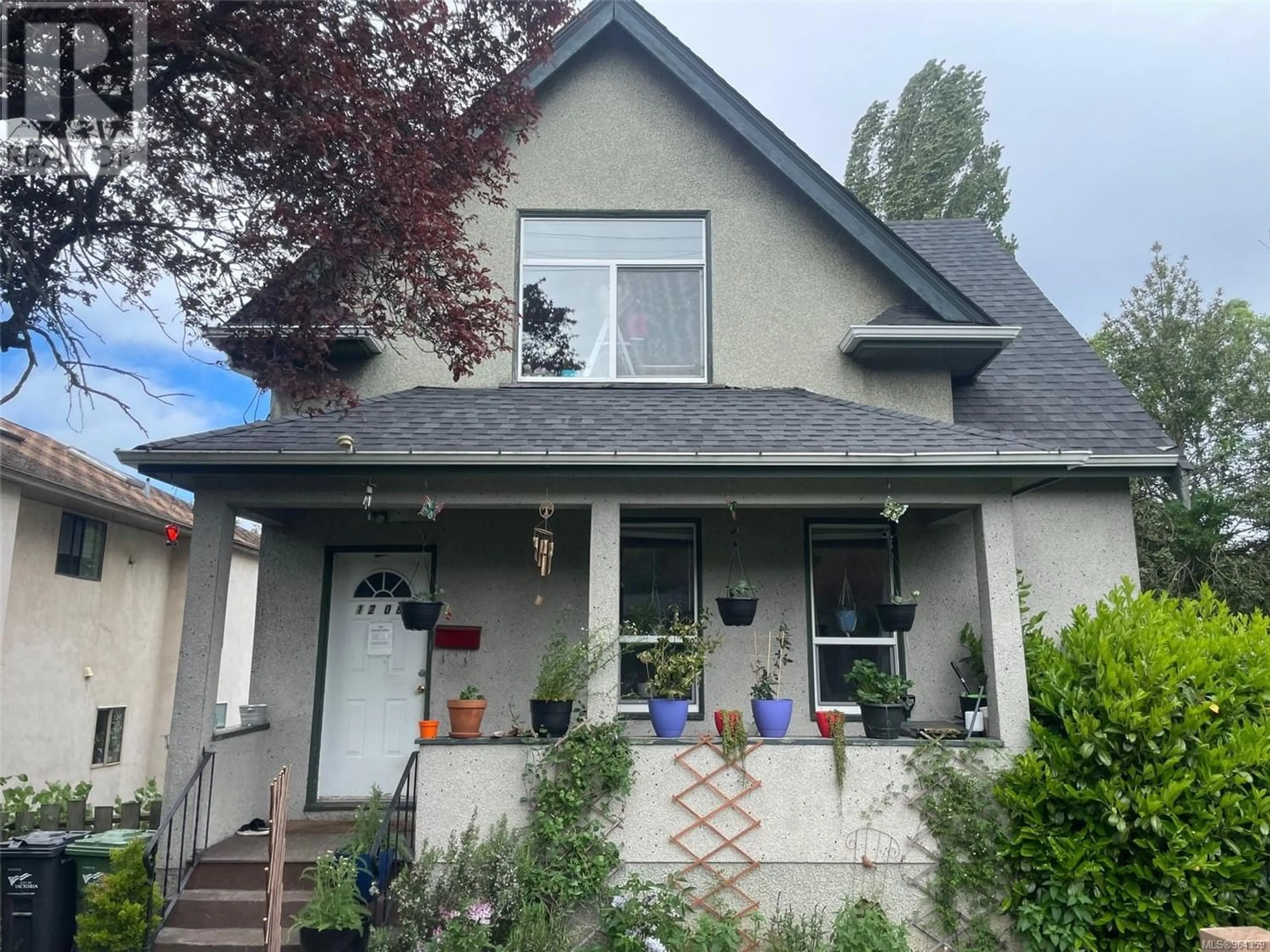 Frontside or backside of a home for 1208 Finlayson St, Victoria British Columbia V8T2V3