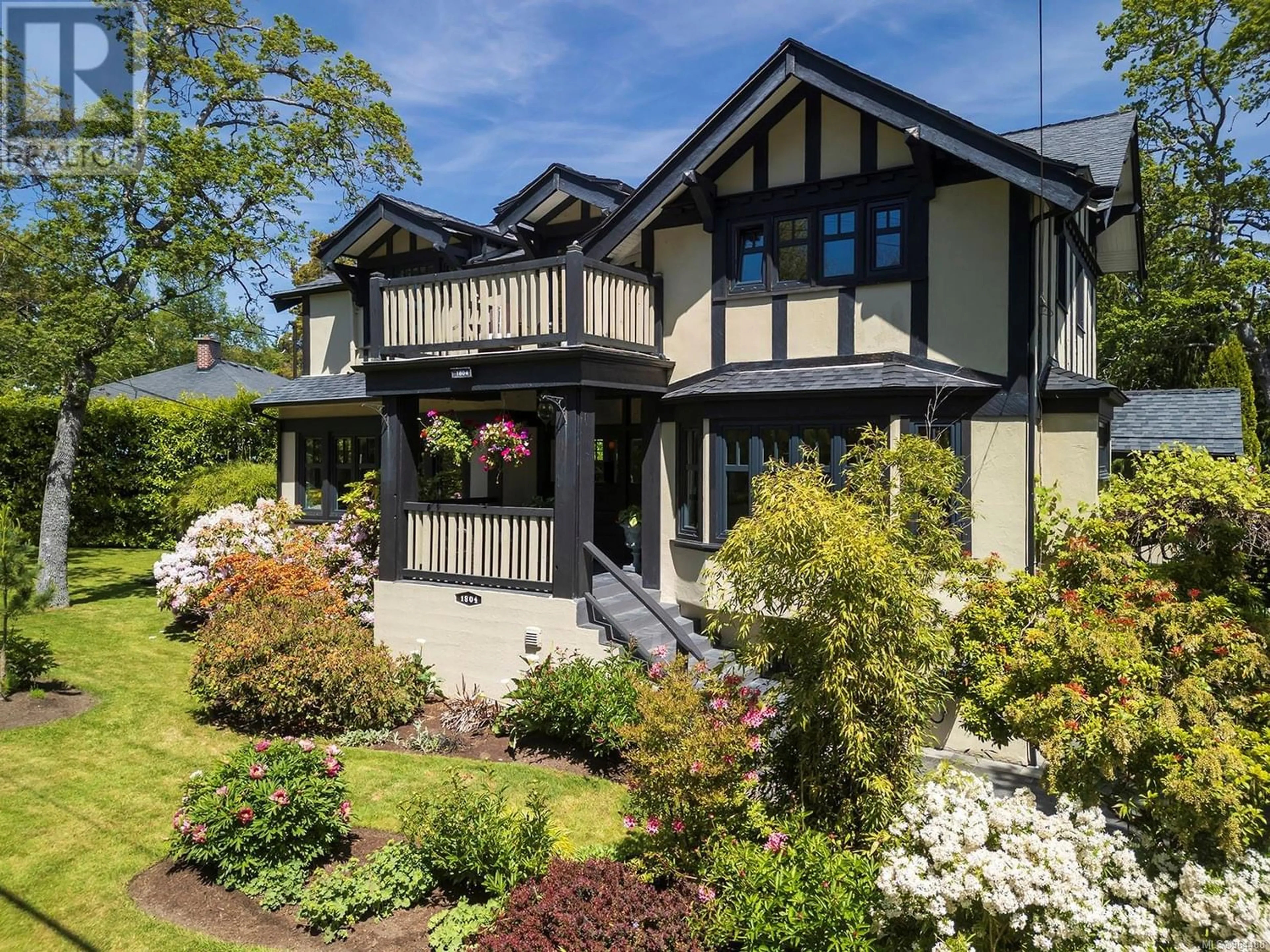 Frontside or backside of a home for 1804 Quamichan St, Victoria British Columbia V8S2B3