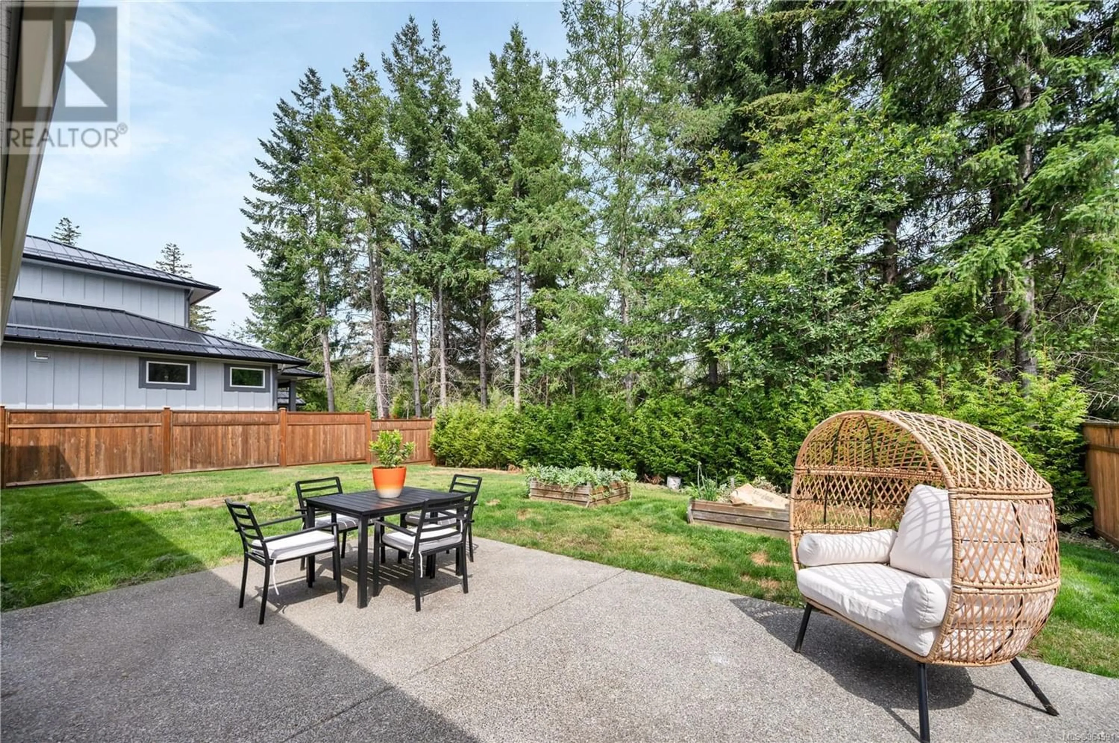 Patio for 782 Salal St, Campbell River British Columbia V9H0E7