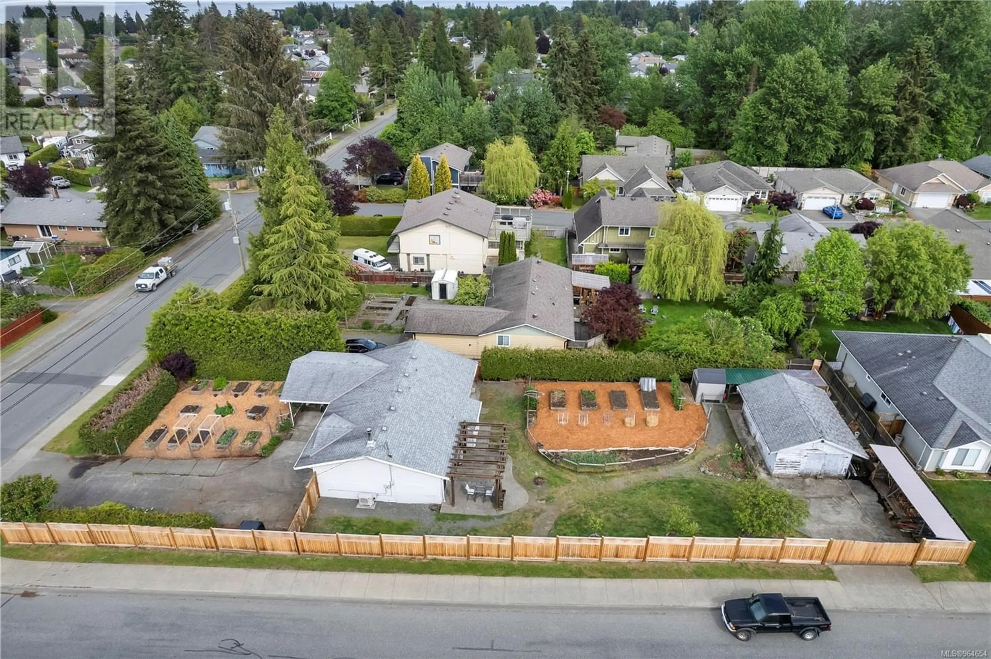 Frontside or backside of a home for 691 HOLM Rd, Campbell River British Columbia V7M3M8