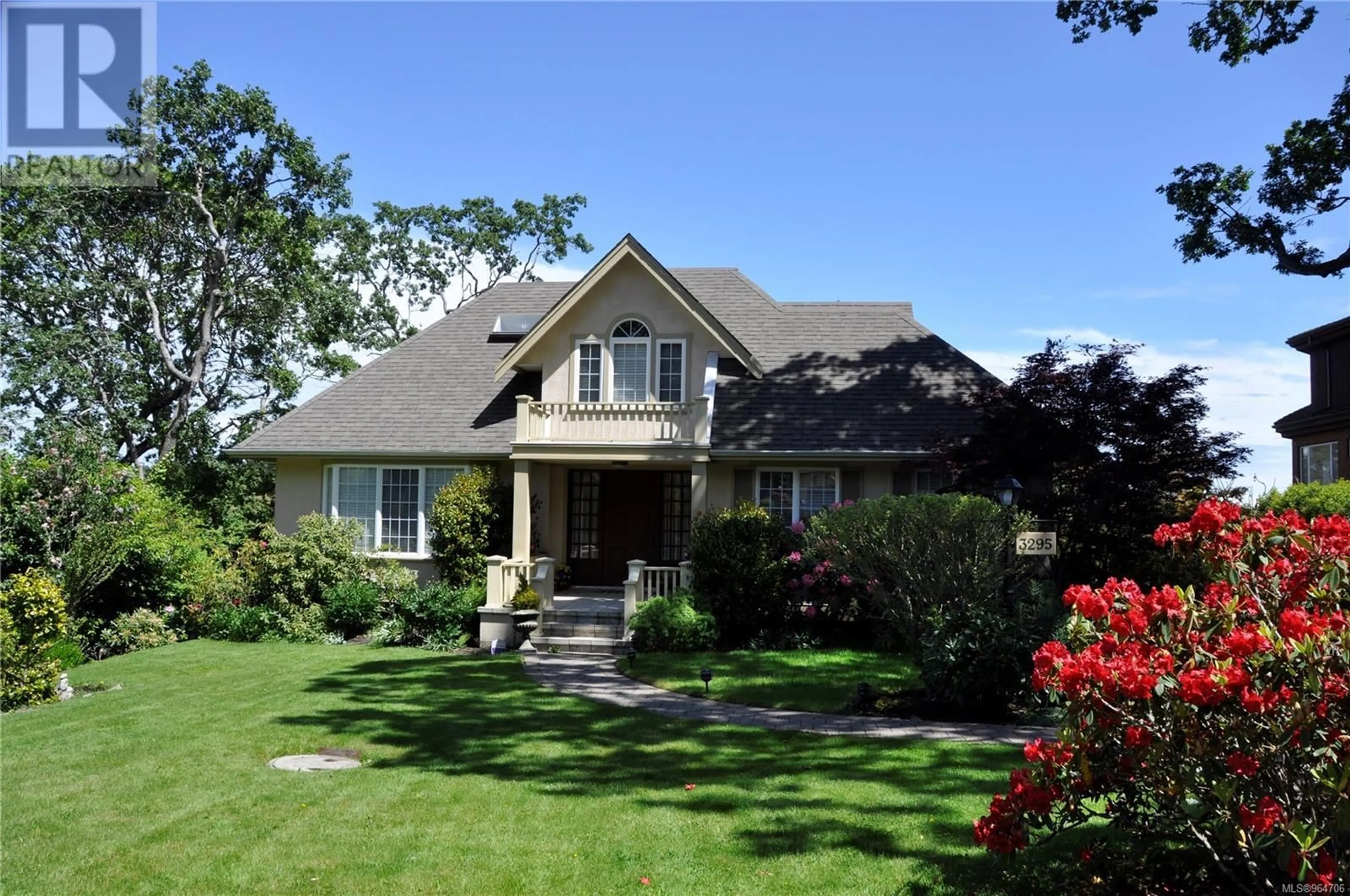 Frontside or backside of a home for 3295 Norfolk Rd, Oak Bay British Columbia V8R6H5