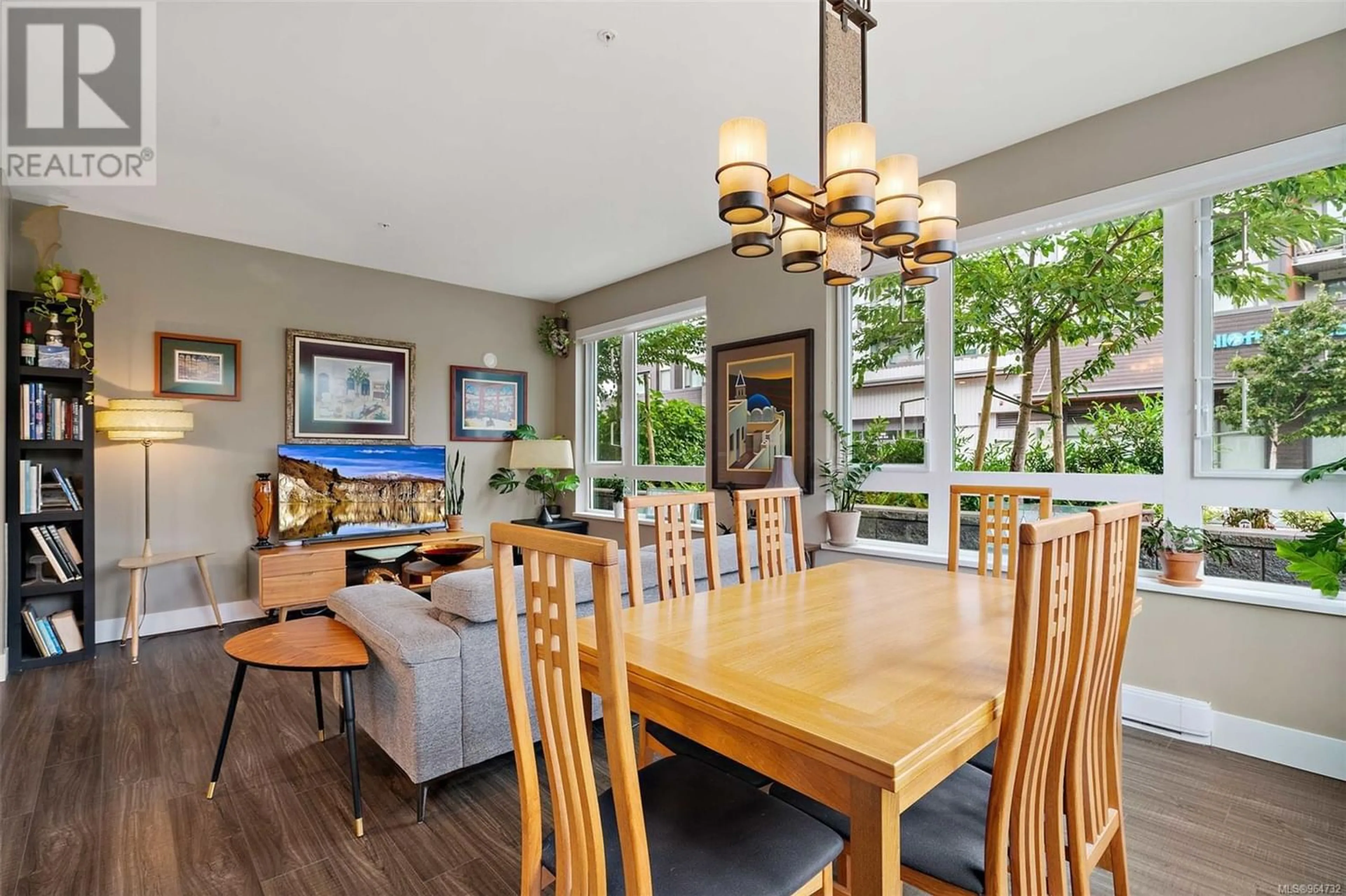 Dining room for 102 960 Reunion Ave, Langford British Columbia V9B2X5