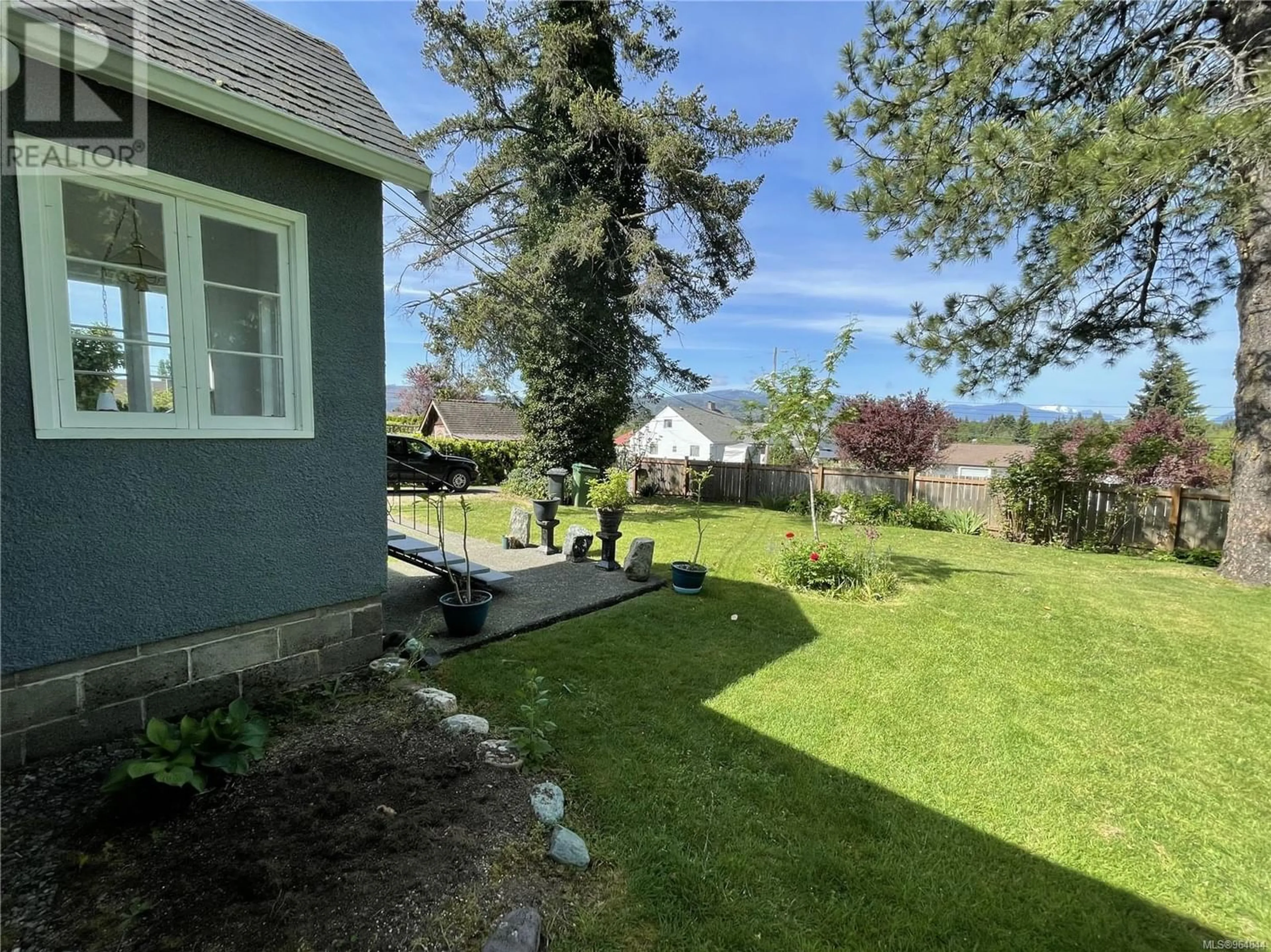 Fenced yard for 4913 Spencer St, Port Alberni British Columbia V9Y6N7