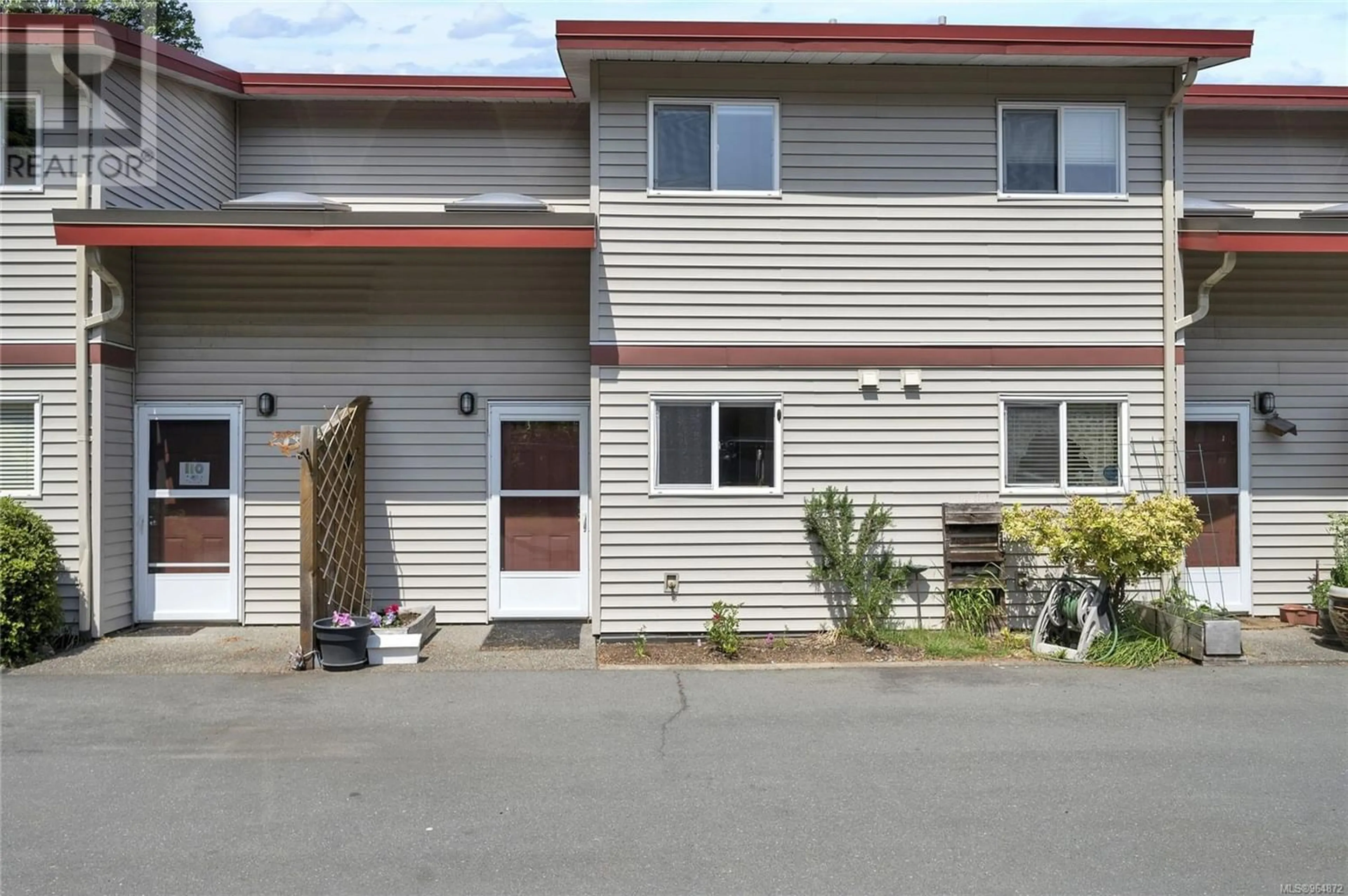 A pic from exterior of the house or condo for 109 824 Island Hwy S, Campbell River British Columbia V9W1A8