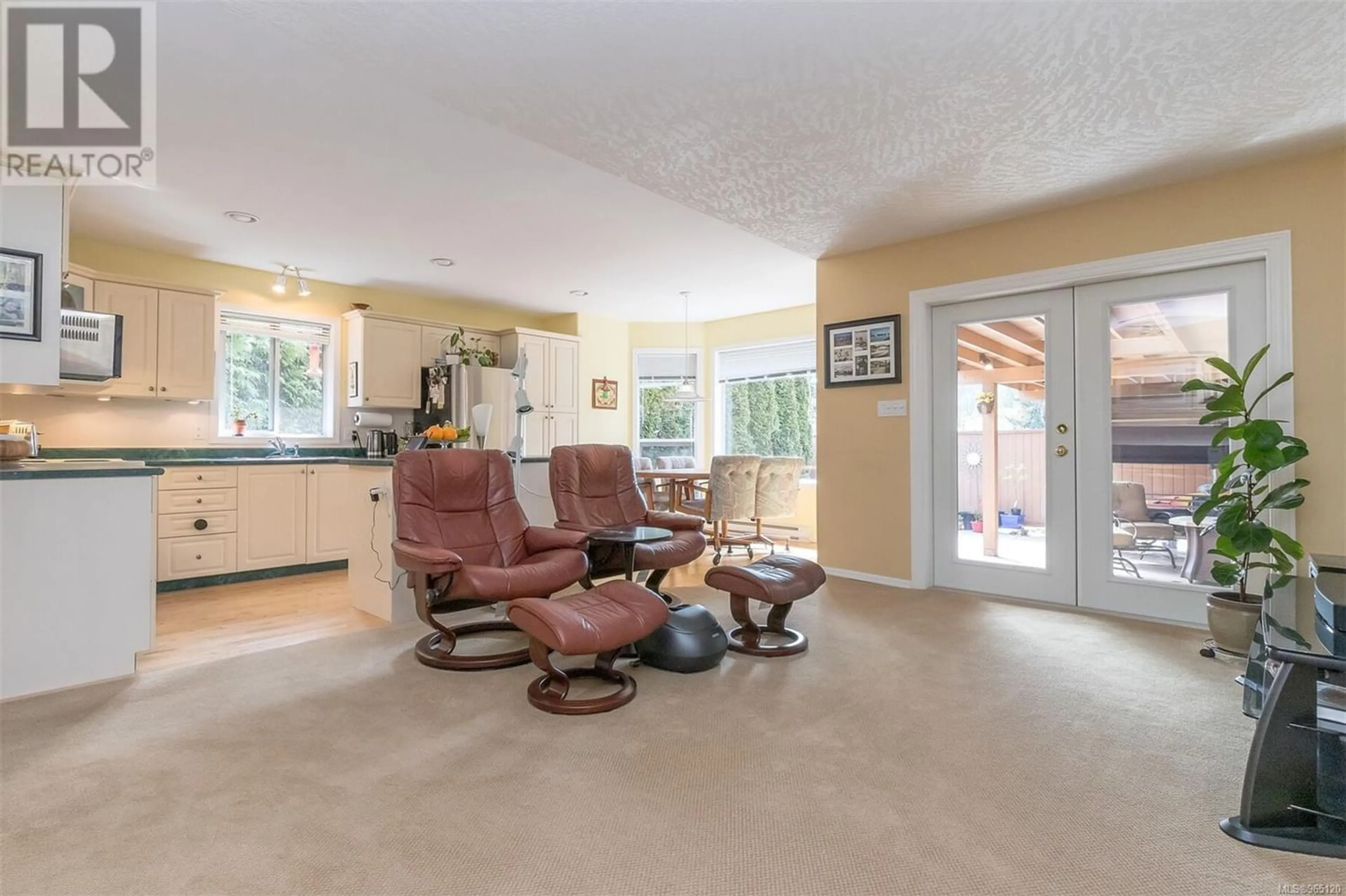 Living room for 2398 Fleetwood Crt, Langford British Columbia V9B5X3