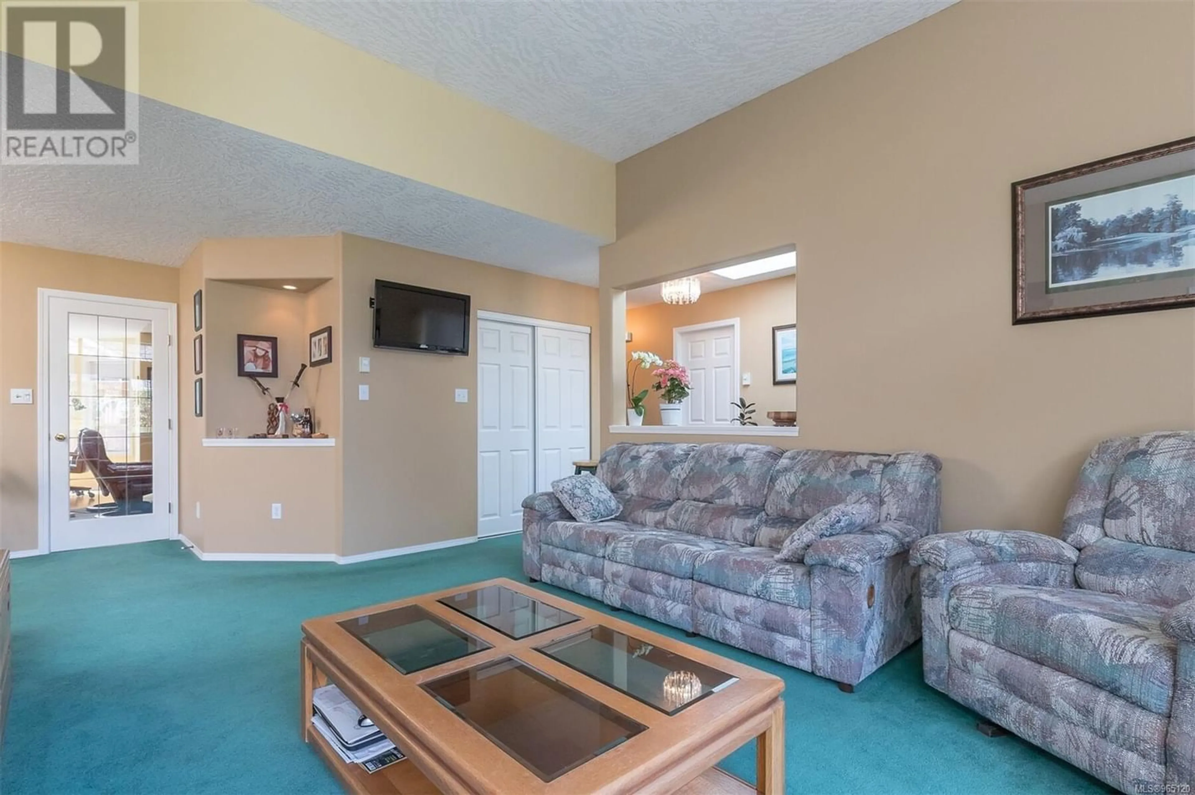 Living room for 2398 Fleetwood Crt, Langford British Columbia V9B5X3