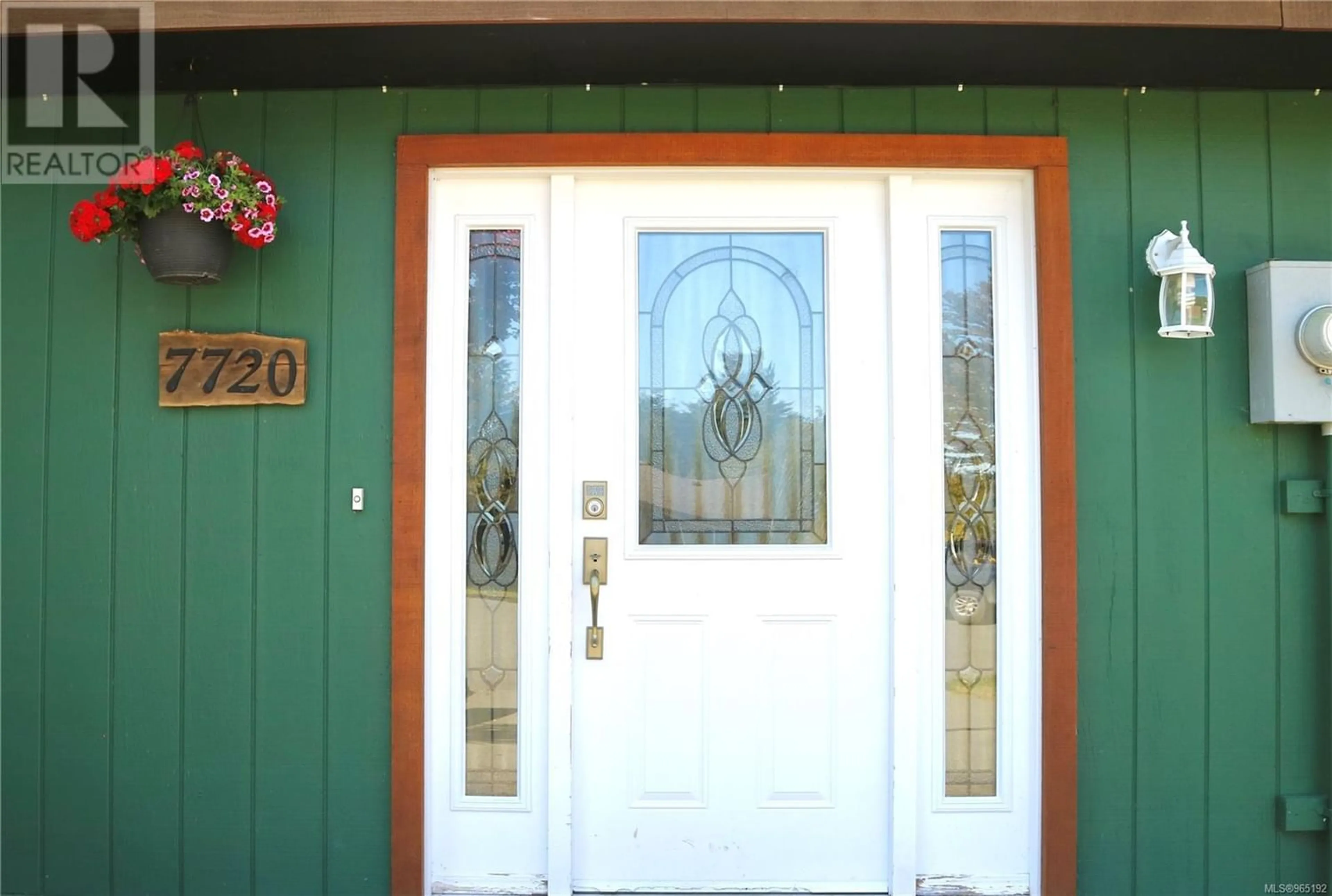 Indoor entryway for 7720 Park Pl, Port Hardy British Columbia V0N2P0