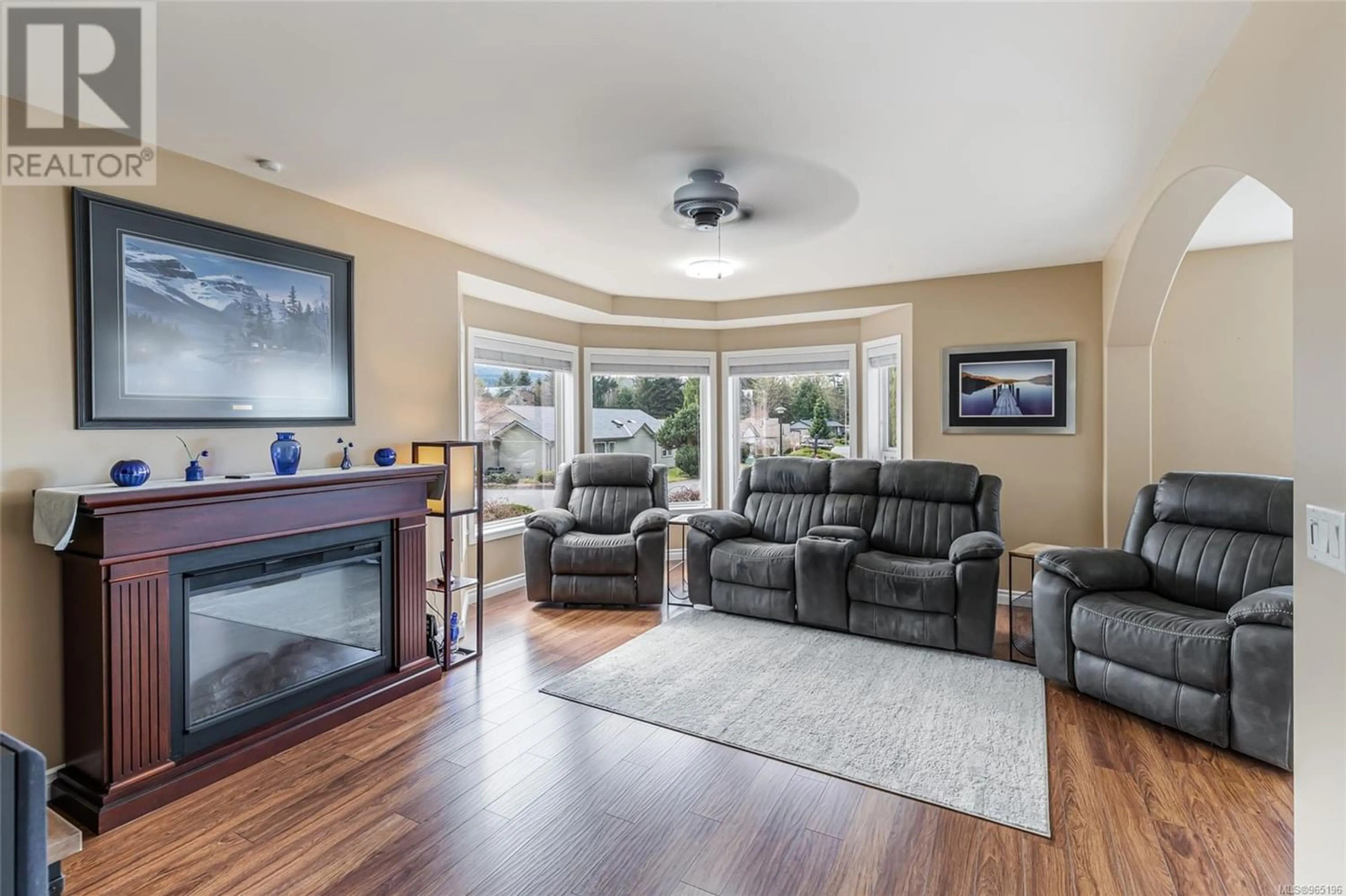 Living room for 3960 Excalibur St, Nanaimo British Columbia V9T6B9