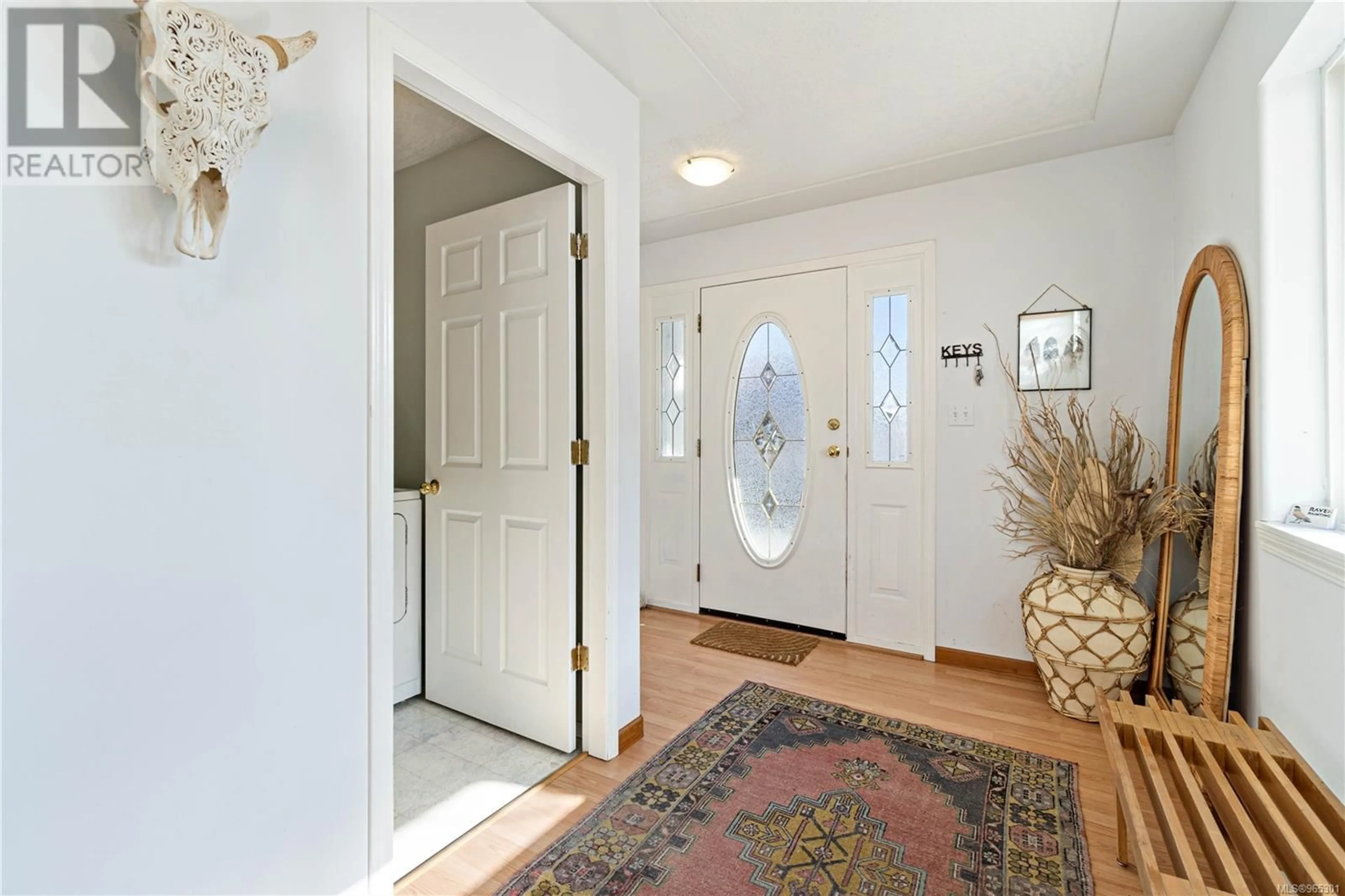 Indoor entryway for 3256 Cook St, Chemainus British Columbia V0R1K2