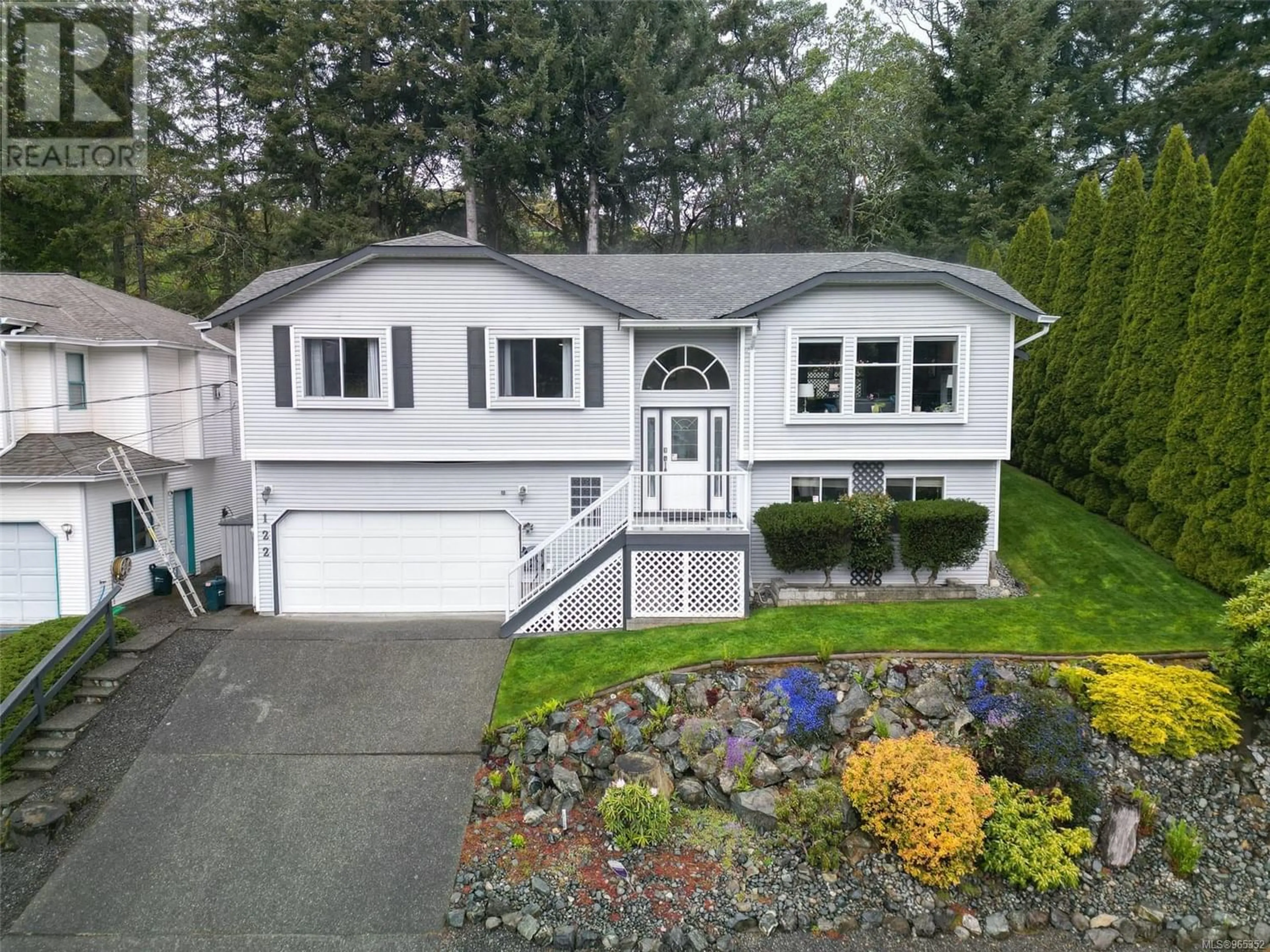 Frontside or backside of a home for 122 Mocha Close, Langford British Columbia V9B5T3