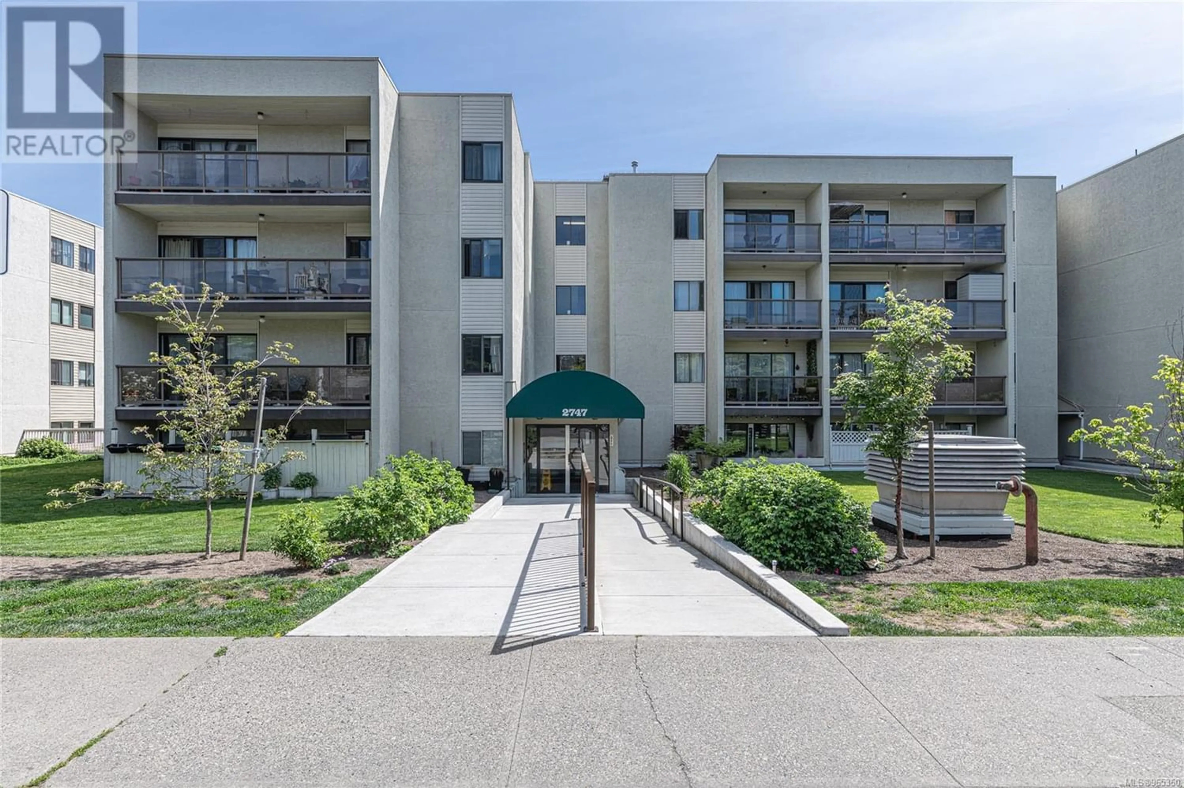 A pic from exterior of the house or condo for 202 2747 Quadra St, Victoria British Columbia V8T4E5