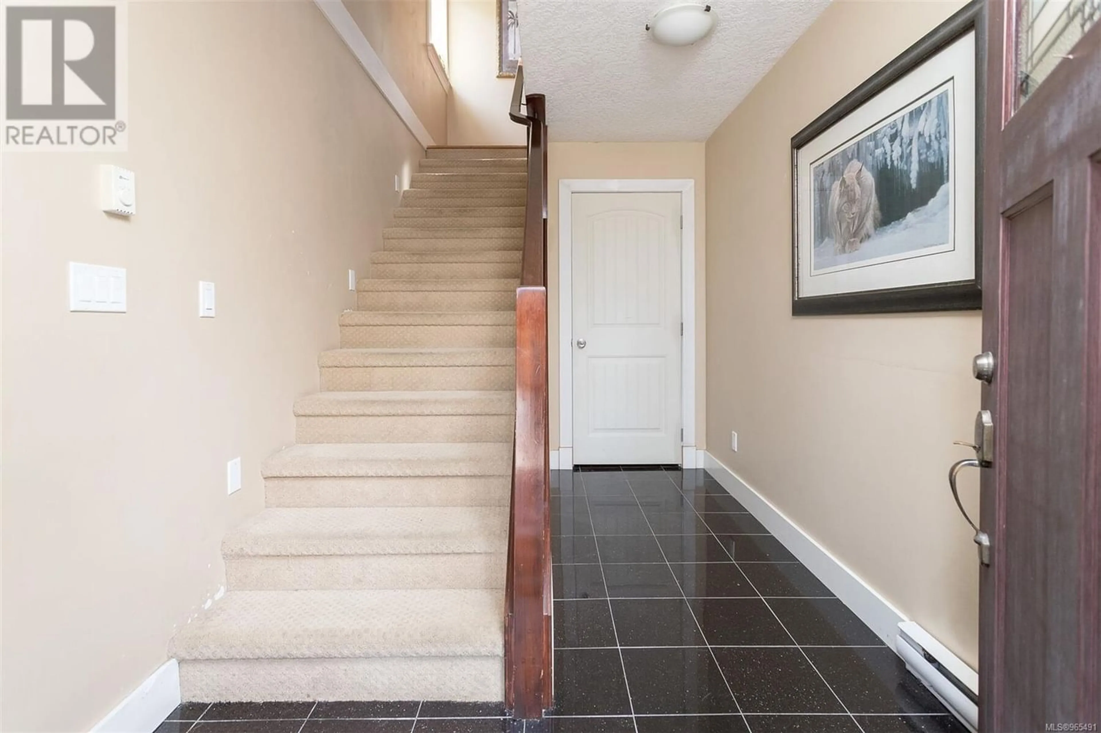 Indoor foyer for 2081 Longspur Dr, Langford British Columbia V9B0E7