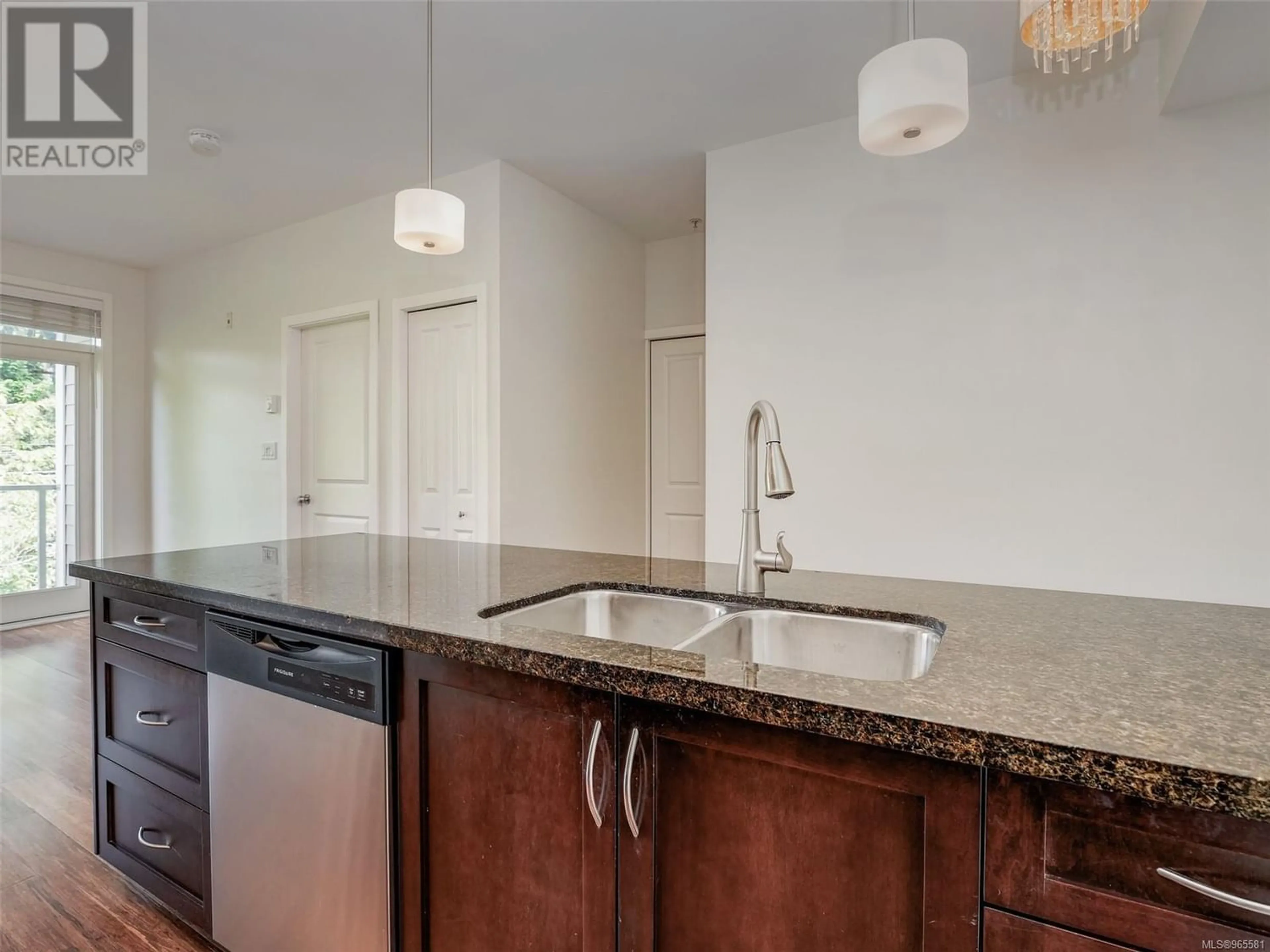 Standard kitchen for 302 611 Goldstream Ave, Langford British Columbia V9B2W9