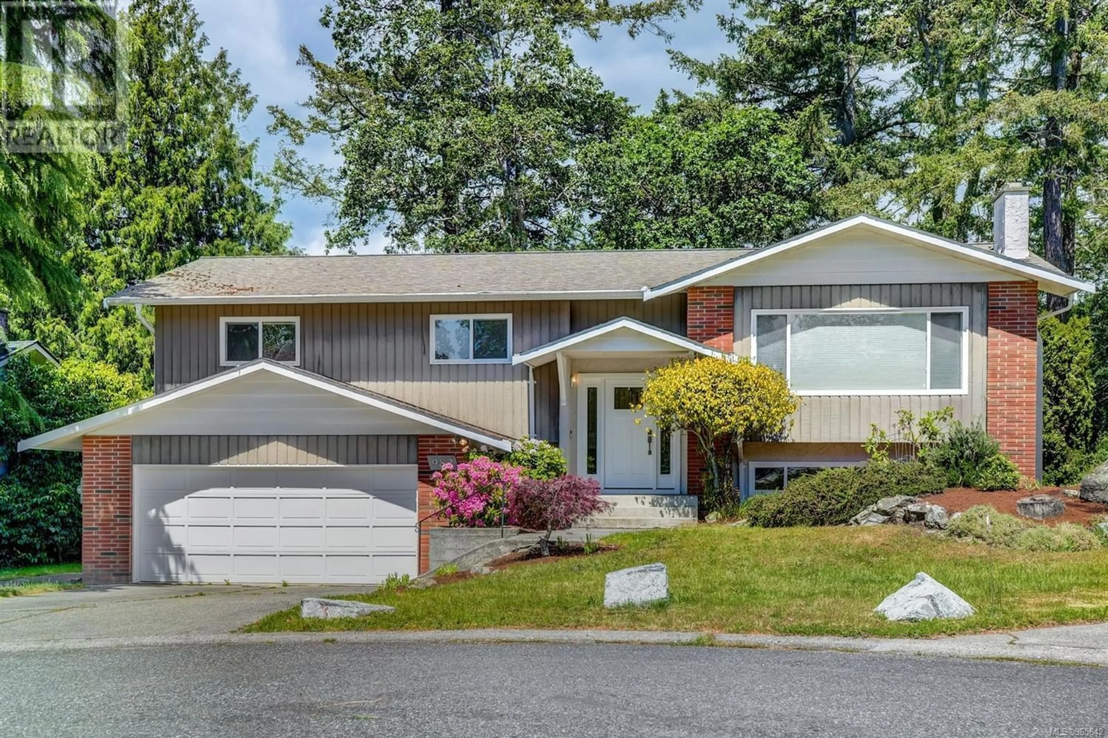 Frontside or backside of a home for 982 Landeen Pl, Saanich British Columbia V8X3Z3