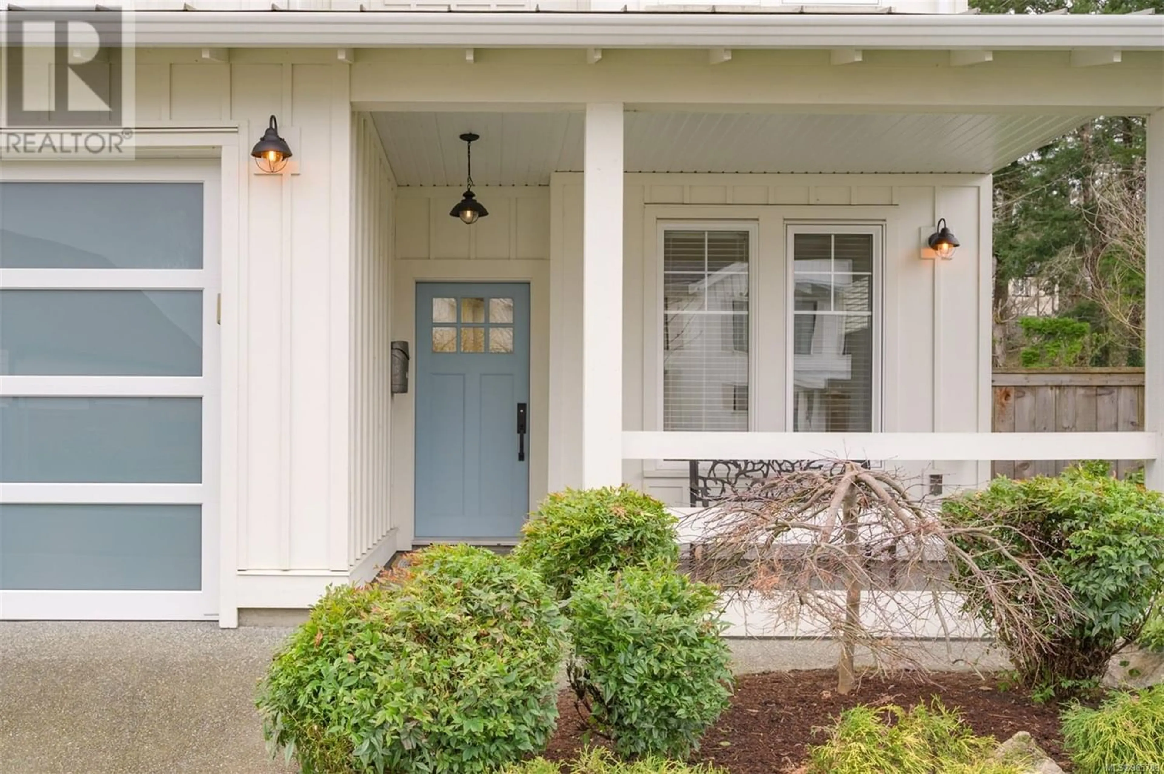 Indoor entryway for 13 Jedstone Pl, View Royal British Columbia V9B0V3