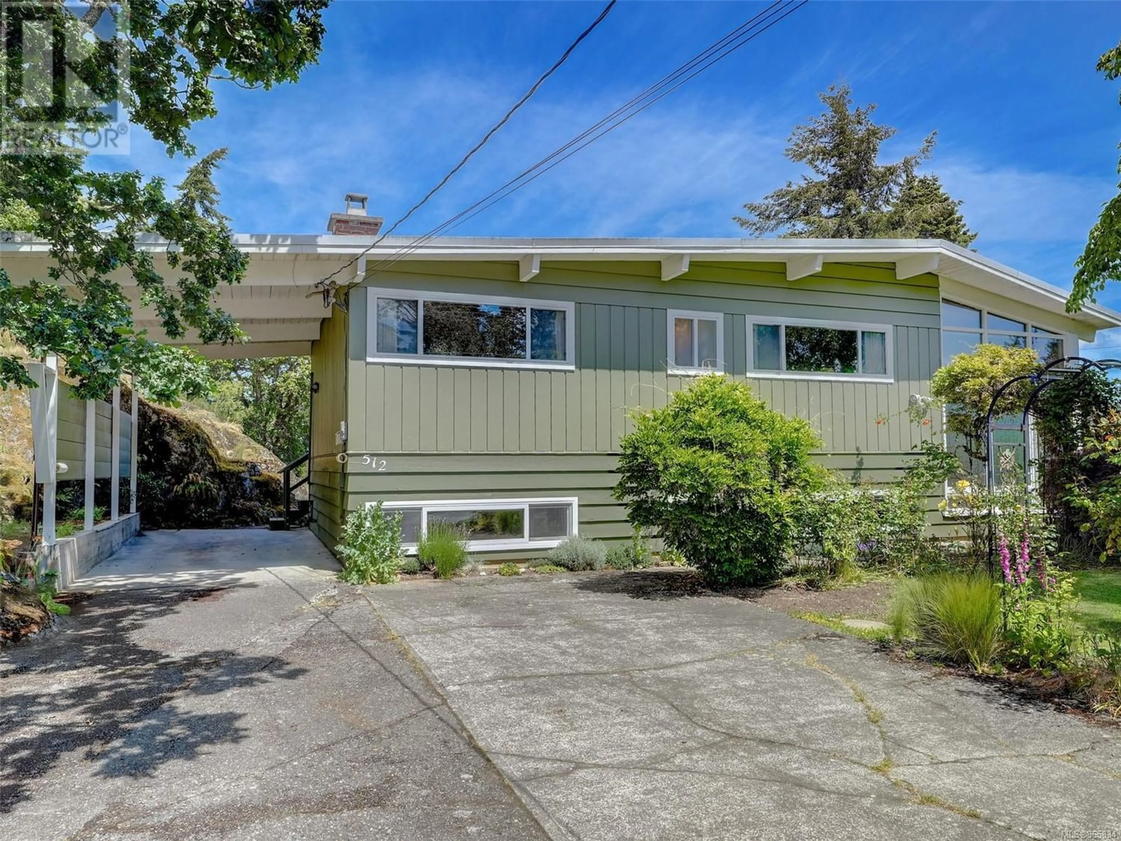 Frontside or backside of a home for 512 Prince Robert Dr, View Royal British Columbia V9B1C8