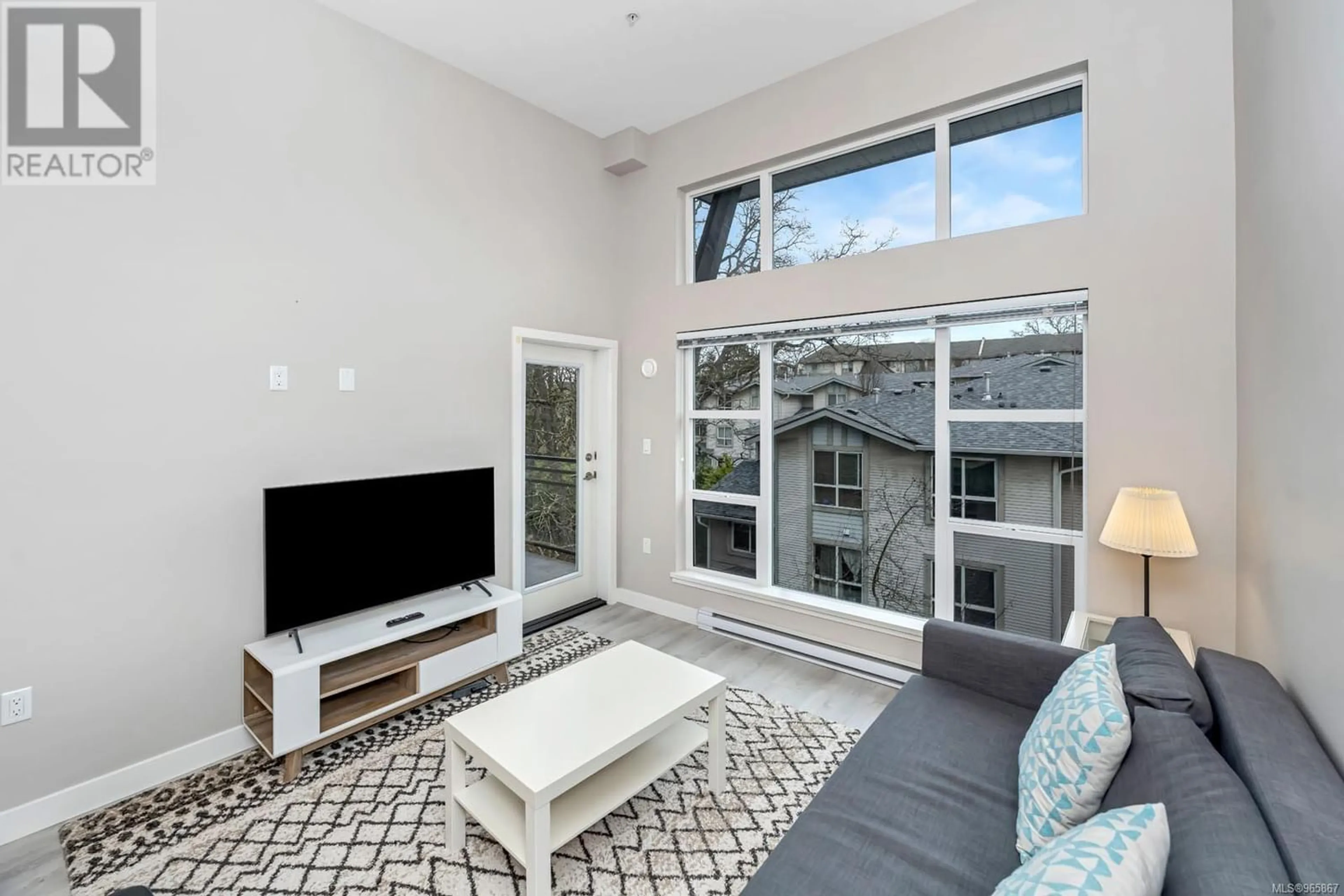 Living room for 502 1018 Inverness Rd, Saanich British Columbia V8X2S1