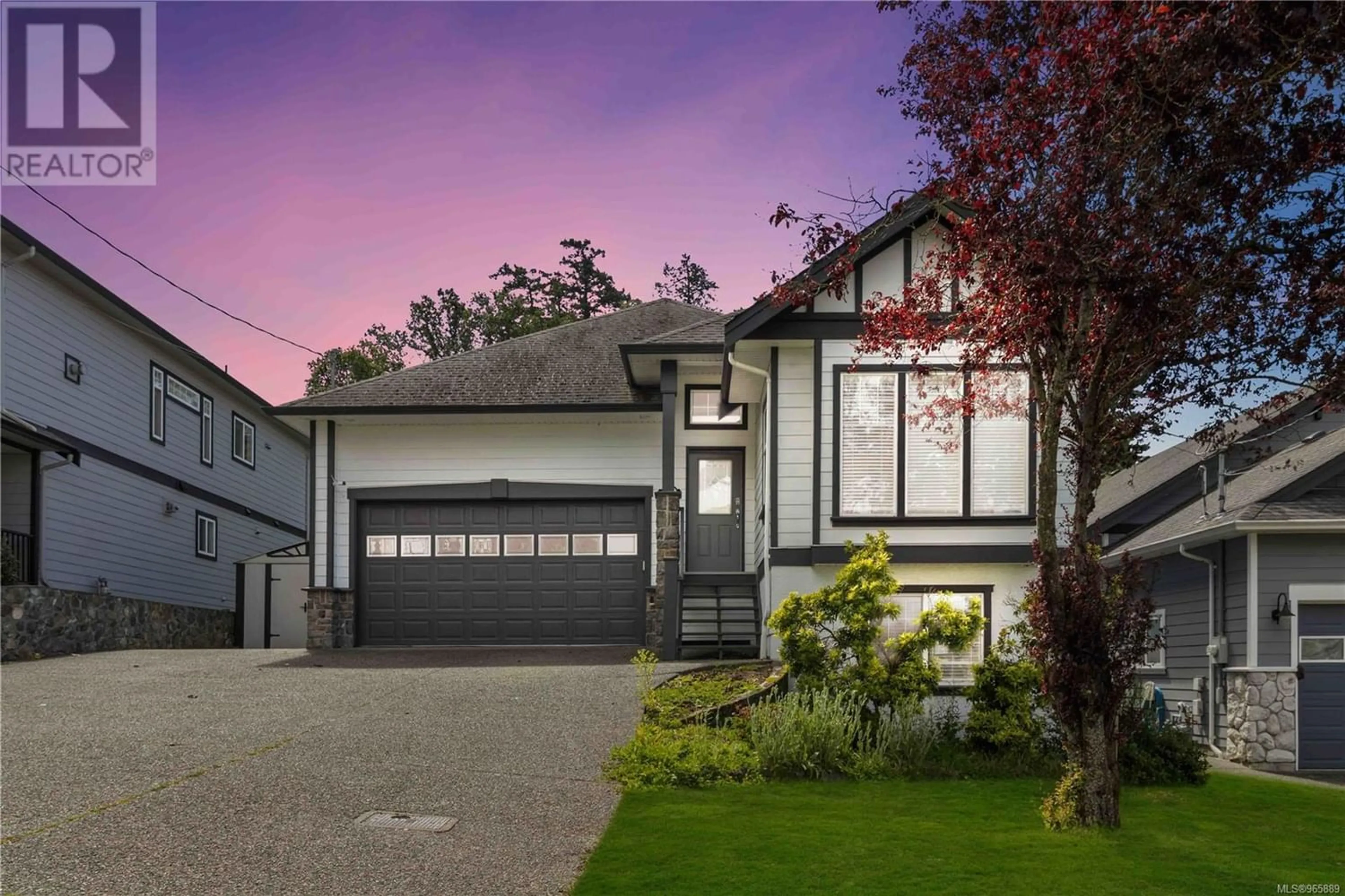 Frontside or backside of a home for 727 Rogers Ave, Saanich British Columbia V8X5K6