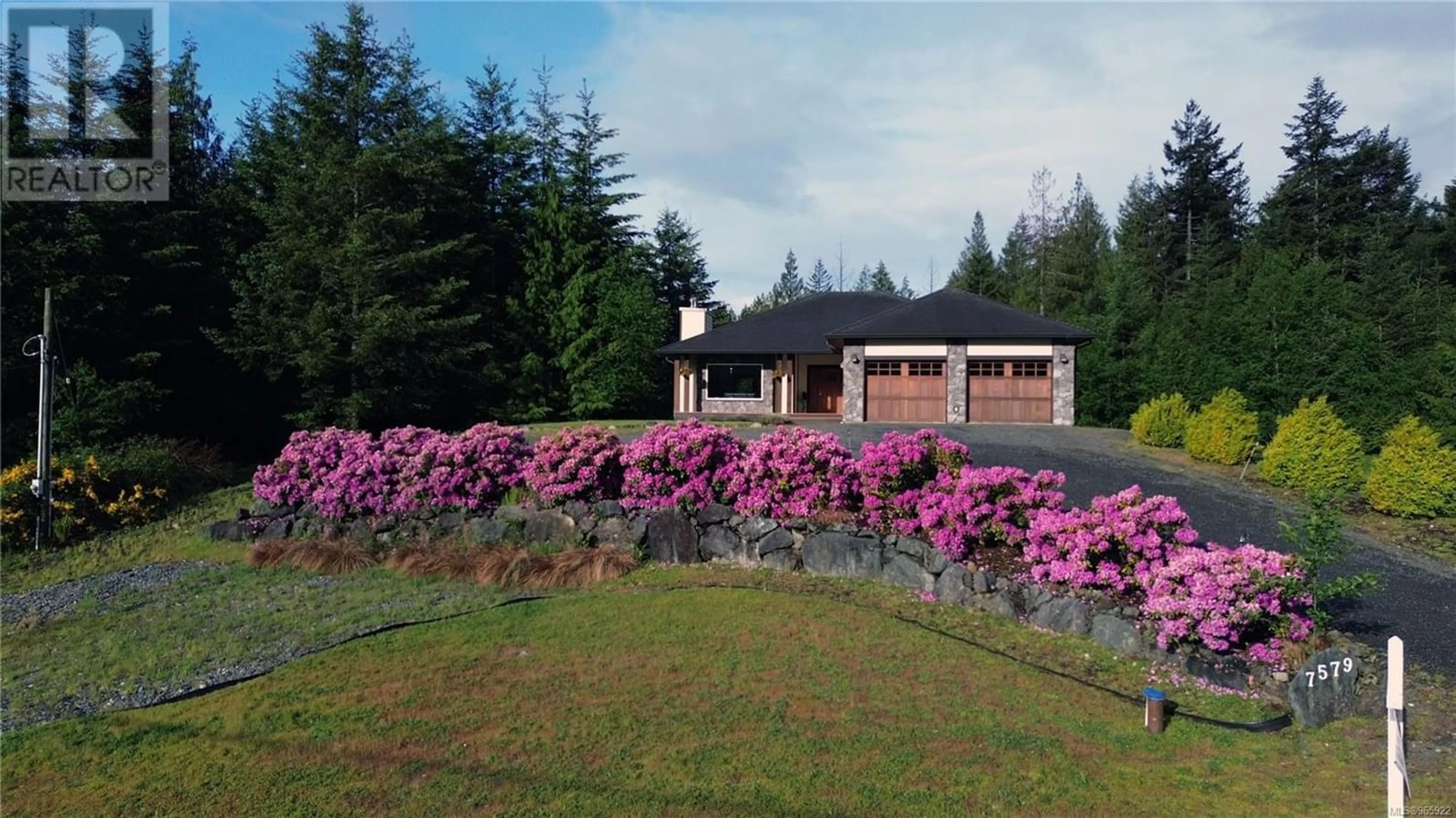 Outside view for 7579 Lemare Cres, Sooke British Columbia V9Z1M7