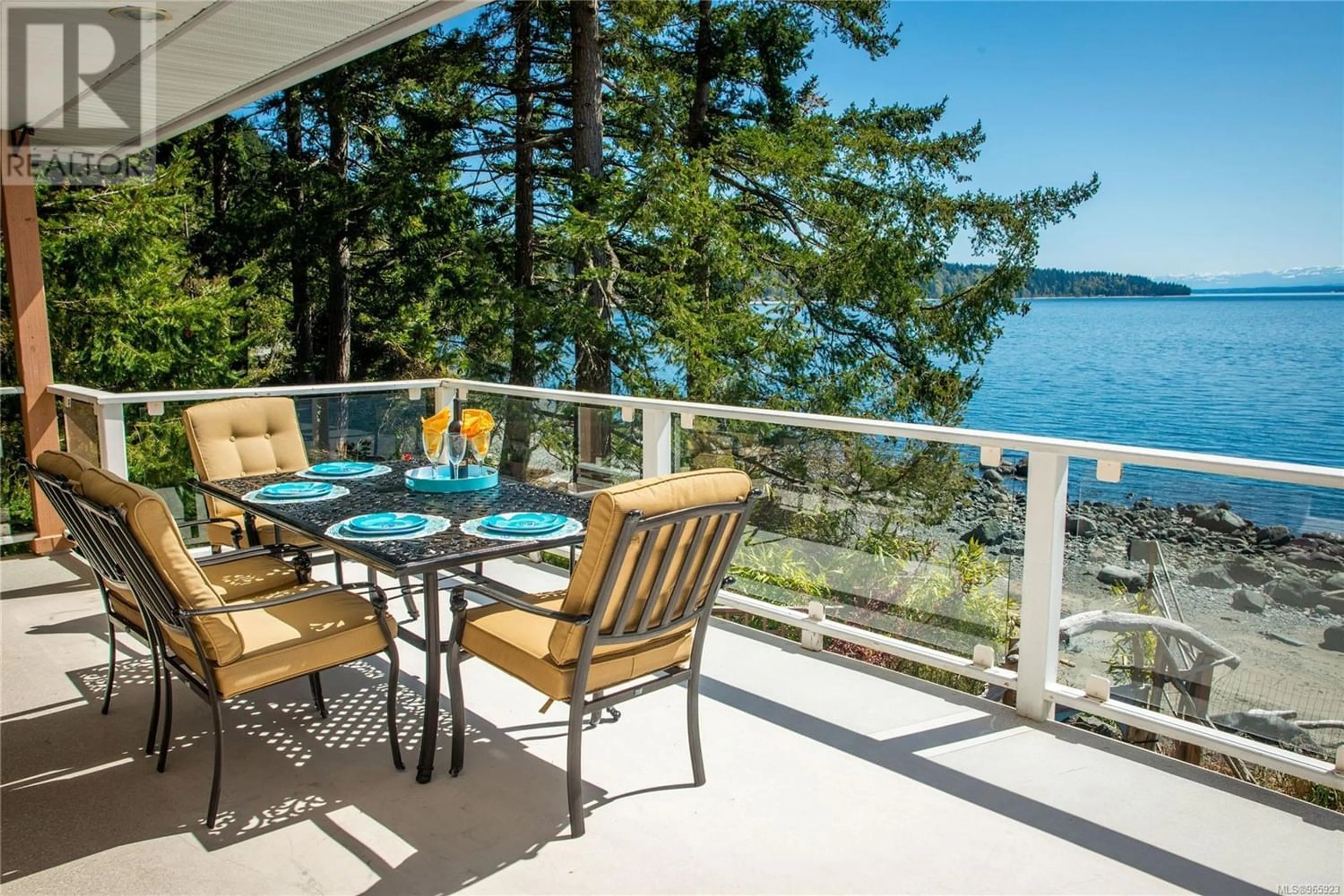 Patio for 731 Noble Rd, Quadra Island British Columbia V0P1N0