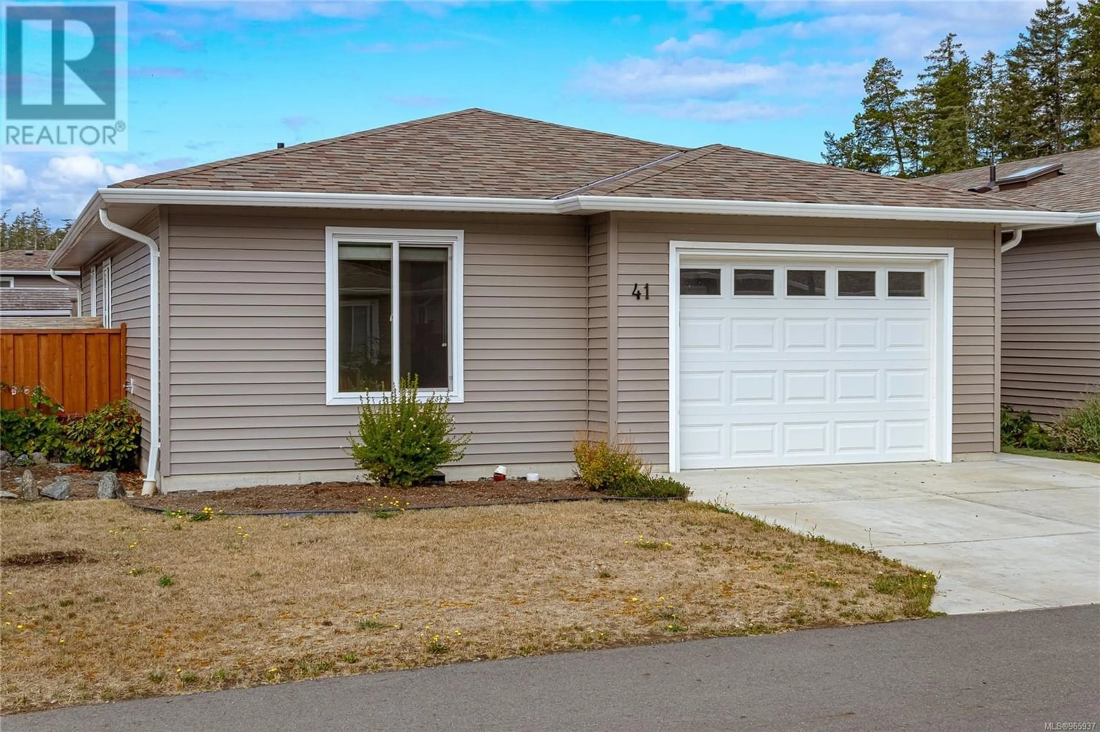 Home with vinyl exterior material for 41 7586 Tetayut Rd, Central Saanich British Columbia V8M0B4