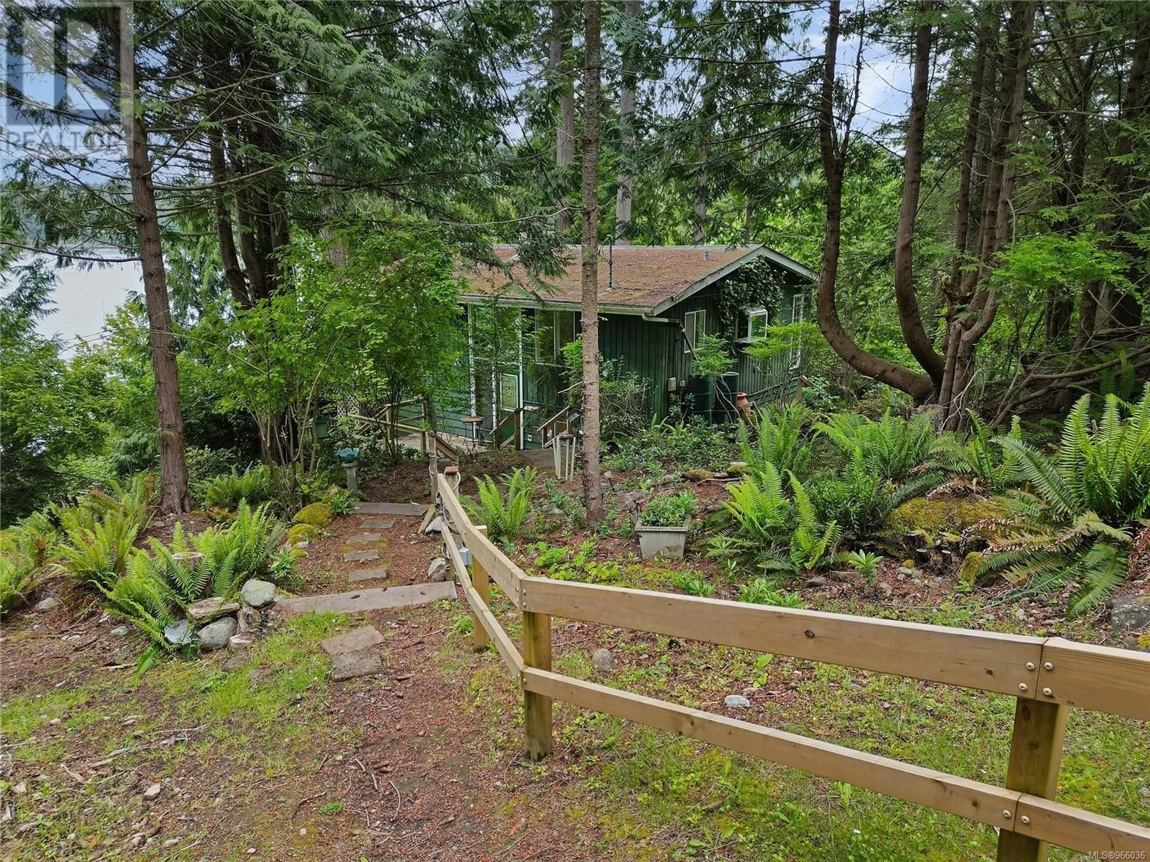 Cottage for 435 Victor Rd, Mayne Island British Columbia V0N2J2