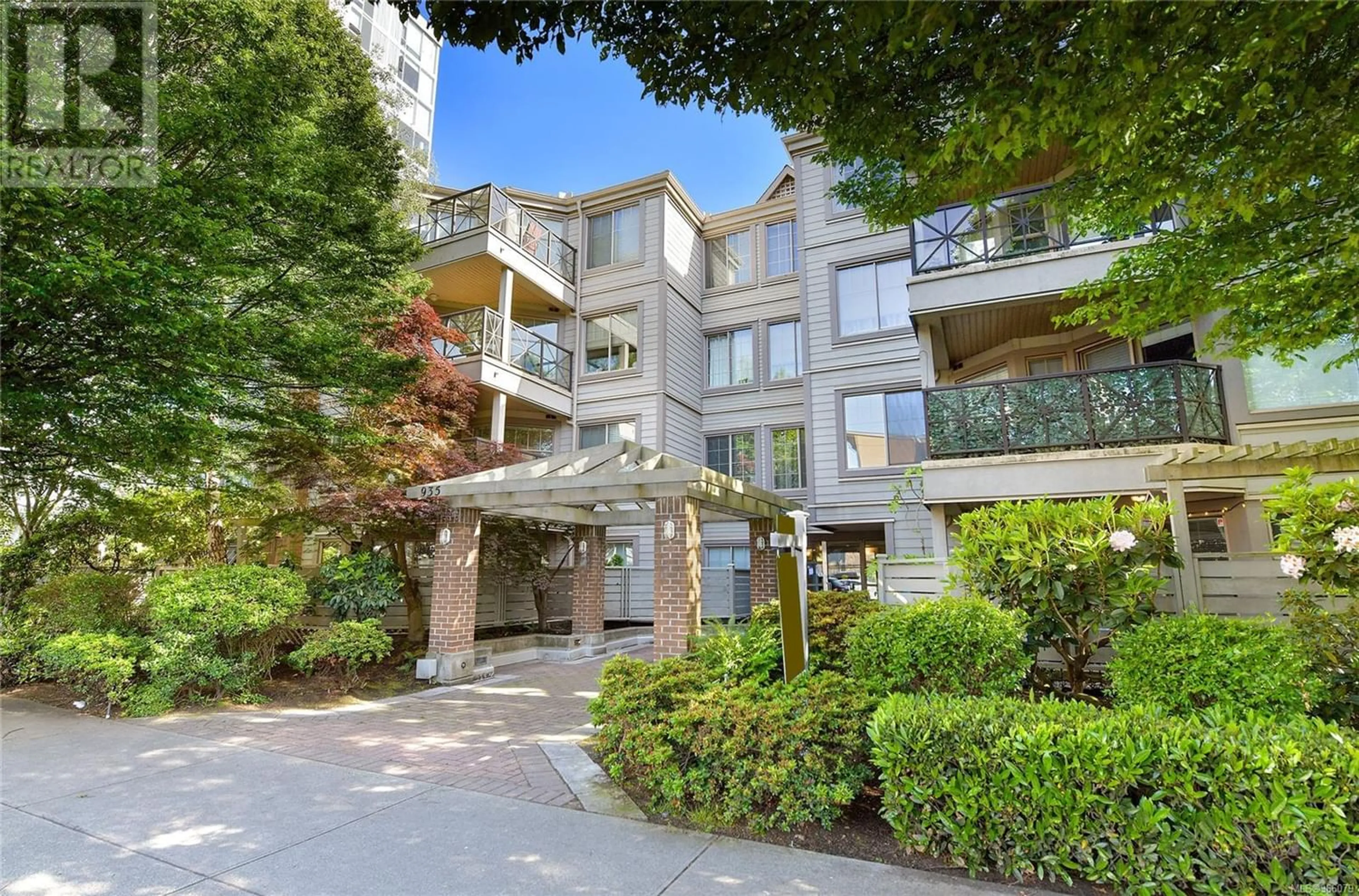 A pic from exterior of the house or condo for 401 935 Johnson St, Victoria British Columbia V8V3N5
