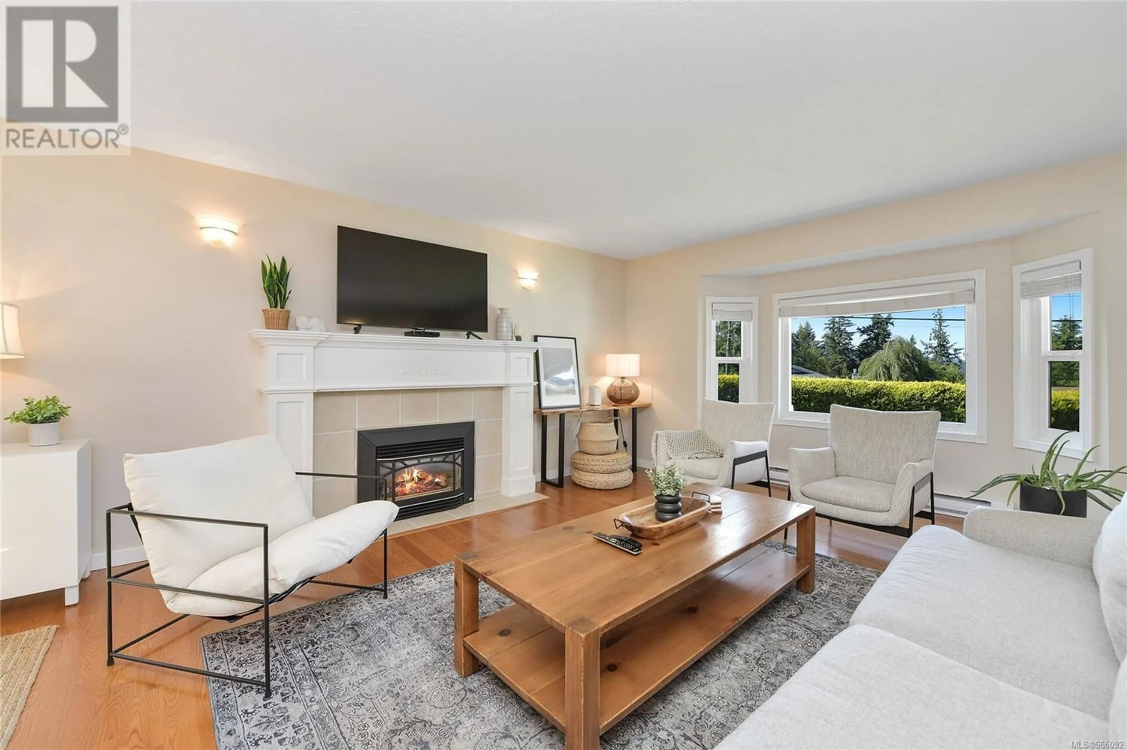 Living room for 857 Cecil Blogg Dr, Colwood British Columbia V9C3J2